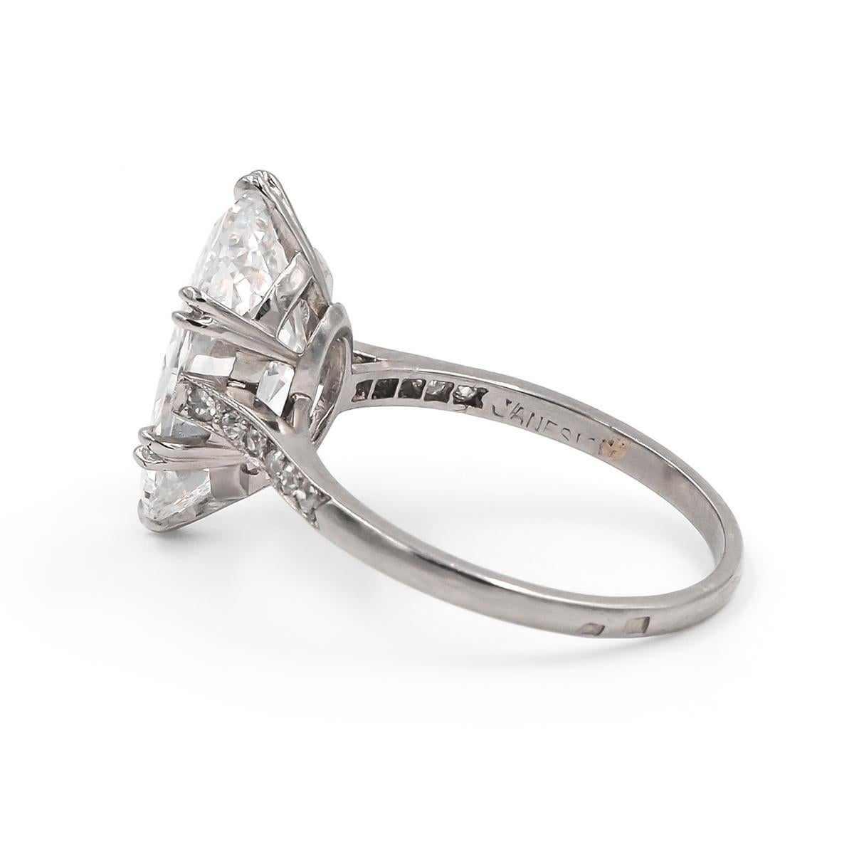 Édouardien Janesich Bague de fiançailles de style édouardien avec diamant taille ovale de 5,02 carats E/VVS2 en vente