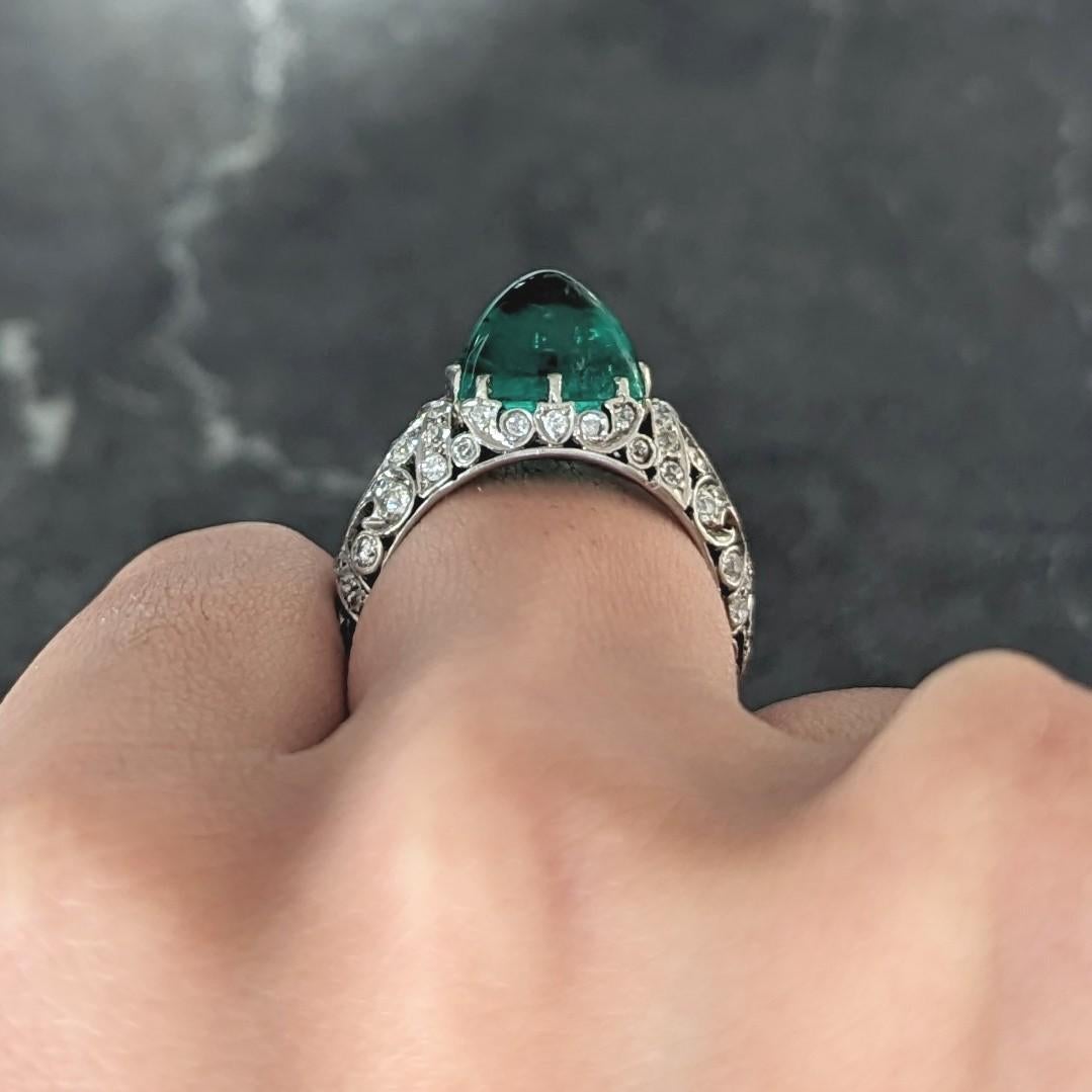 Edwardian 5.90 Carats Colombian Emerald Old European Cut Diamond Platinum Ring For Sale 9