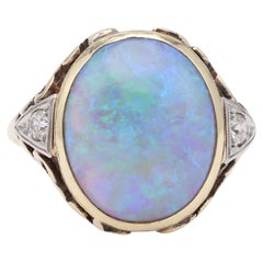 Gelbgoldring mit 6 Karat Opal und Diamant im edwardianischen Stil