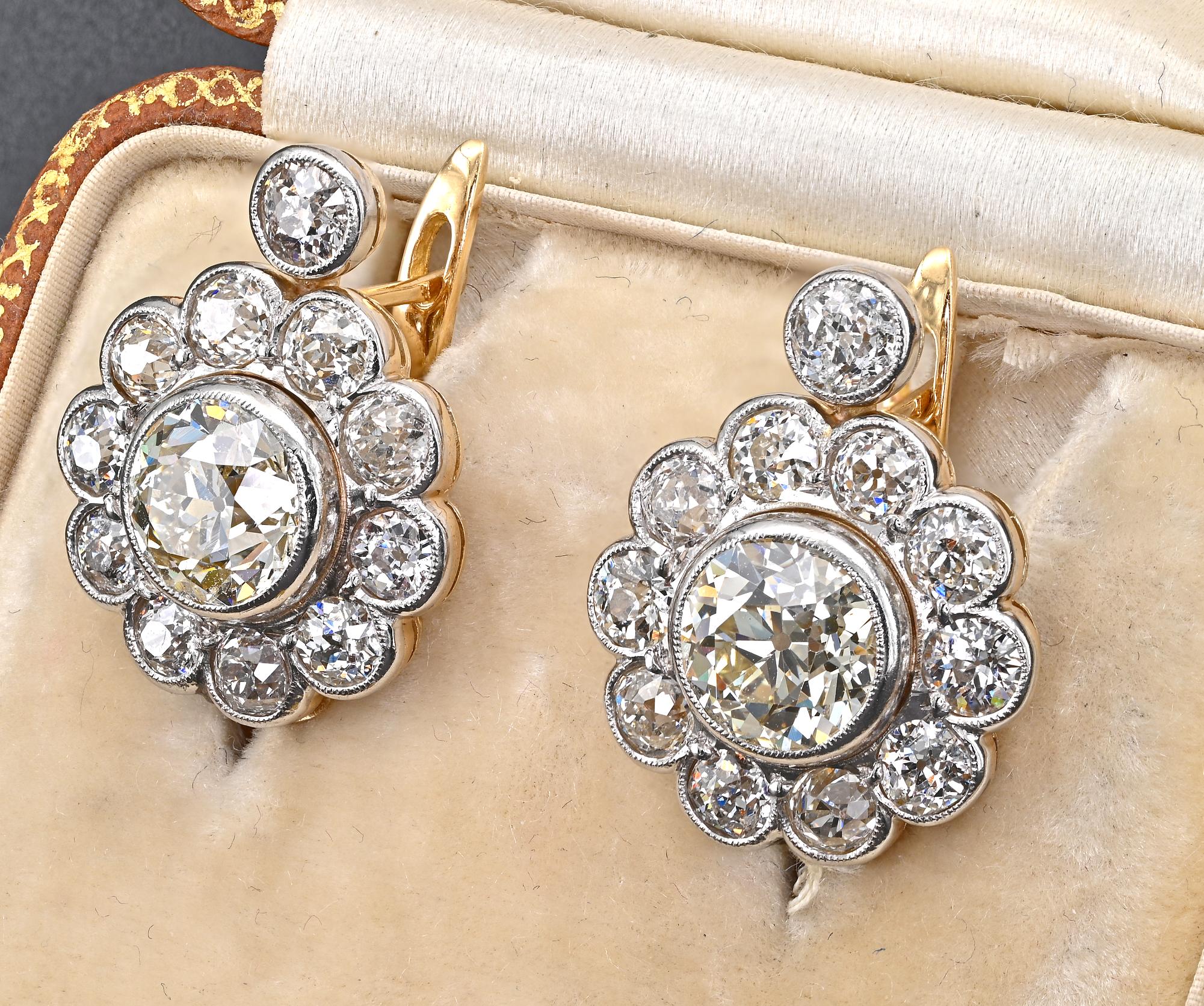 Edwardian 6.40 Ct Diamond 18 KT Daisy Earrings For Sale 1