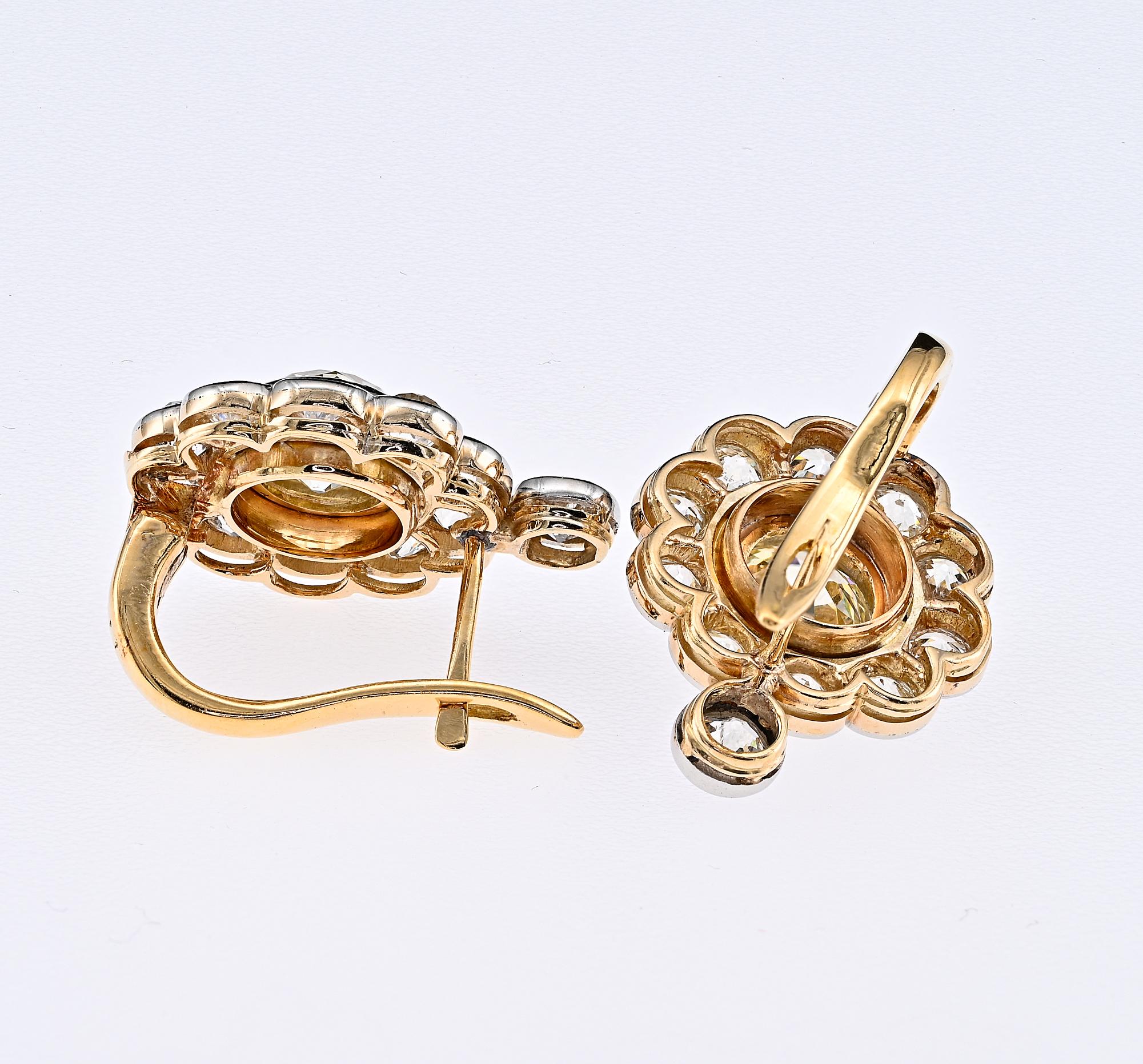 Boucles d'oreilles Edwardian 6.40 Ct Diamond 18 KT Daisy en vente 2