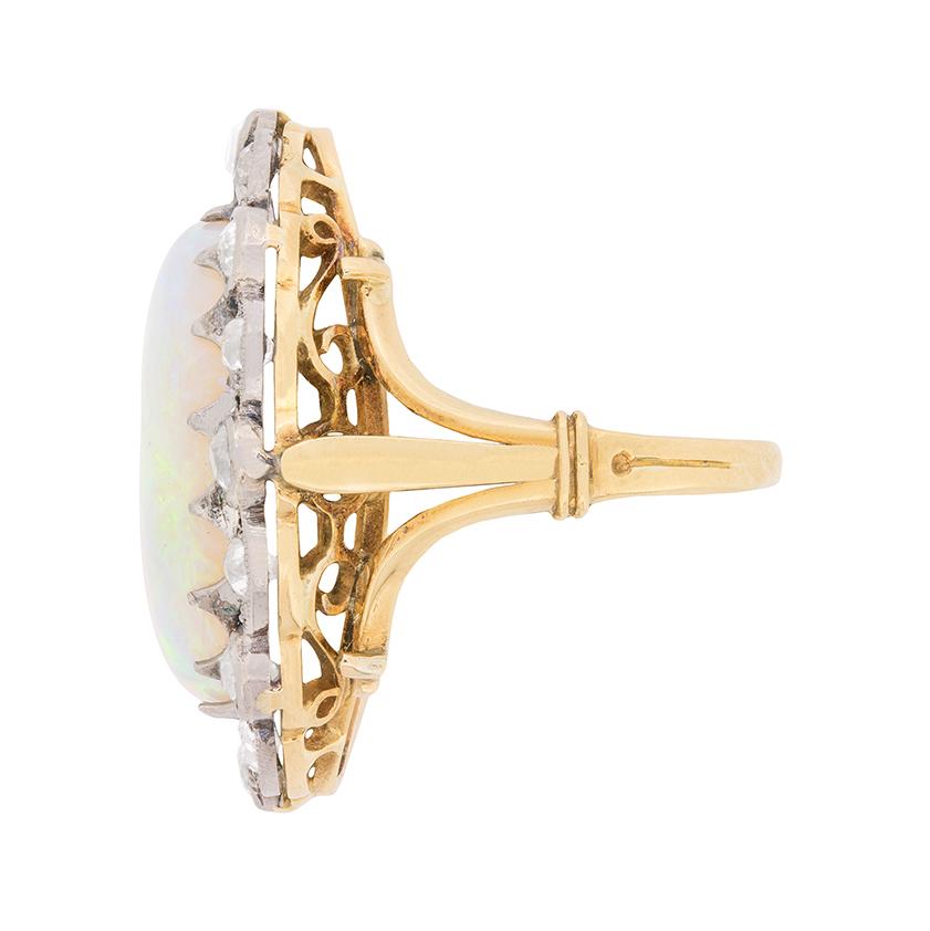Edwardianischer Cluster-Ring mit 6,50 Karat Opal und Diamant, um 1910 im Zustand „Gut“ im Angebot in London, GB