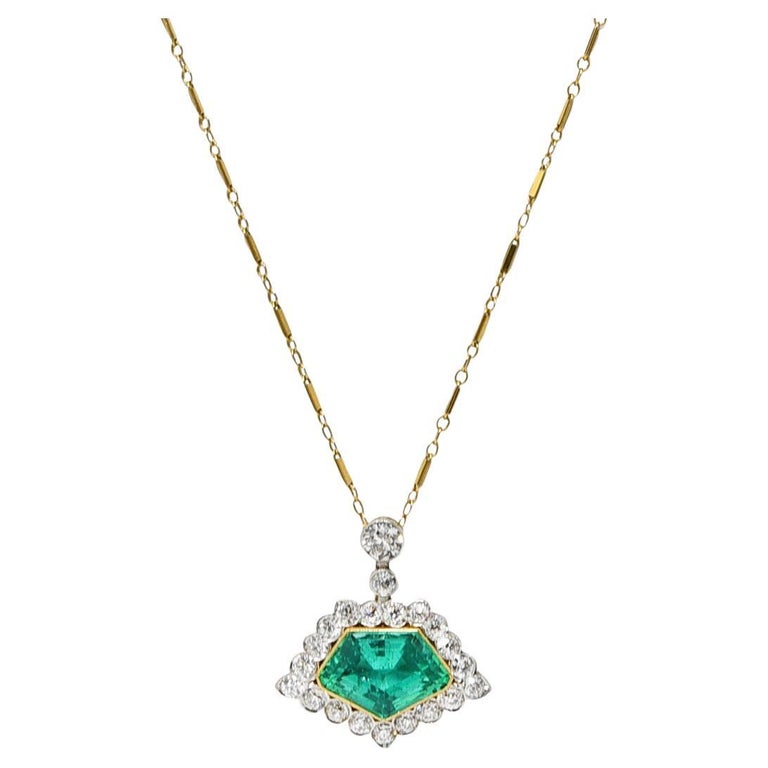 Edwardian 7.20 Carats Colombian Emerald Diamond Platinum 18 Karat Gold