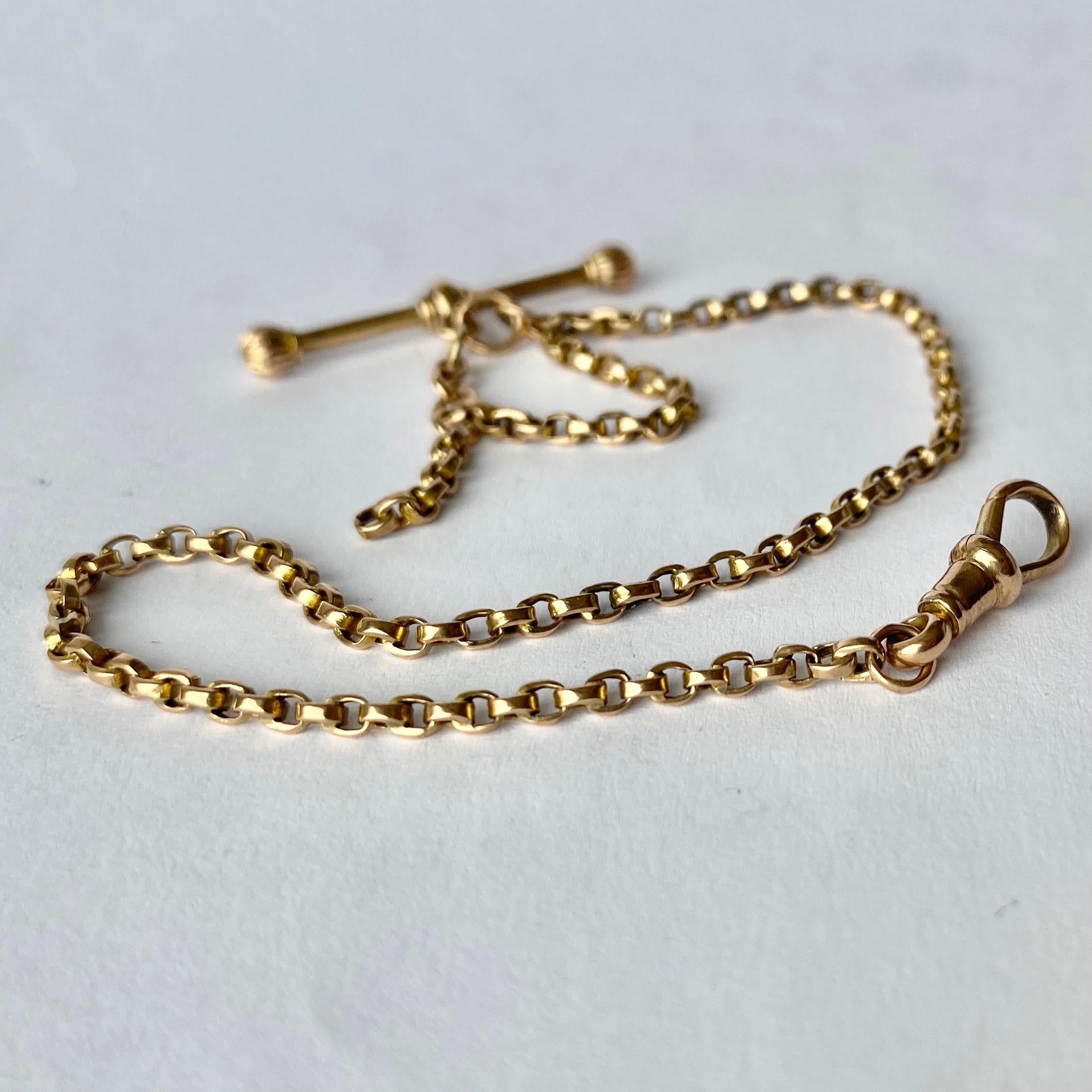 This lovely bracelet is made up of simple links and is fastened with a dog clip ad alohas a t bar. Modelled out of 9ct gold and made in England.

Bracelet Length: 19cm
Chain Width: 2mm

Weight: 4.9g