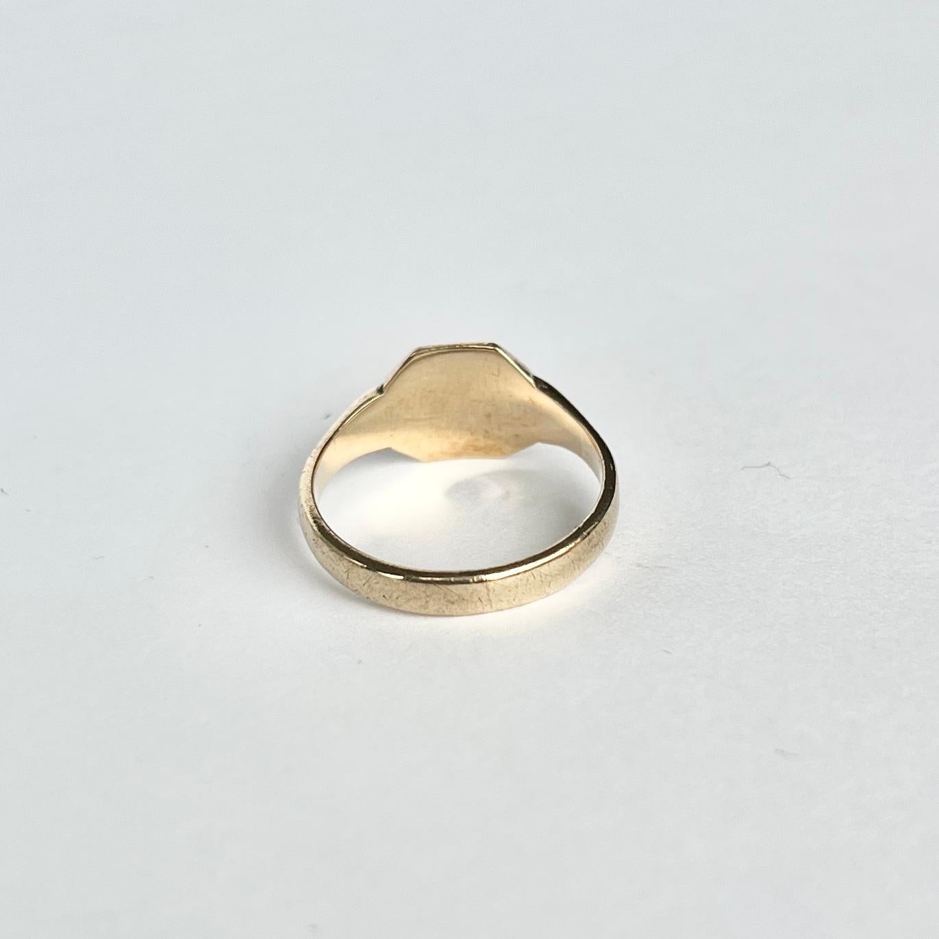Women's or Men's Edwardian 9 Carat Gold Signet Ring For Sale