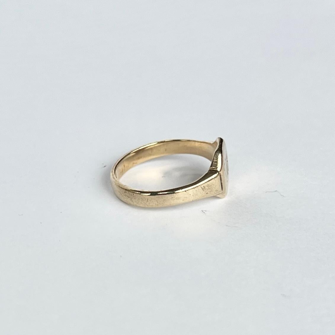 Edwardian 9 Carat Gold Signet Ring For Sale 1