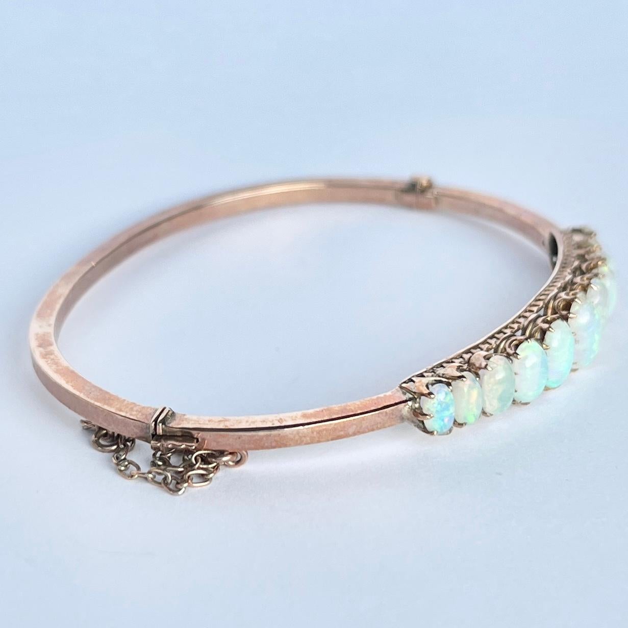 Bracelet jonc édouardien en or rose 9 carats et opale Bon état - En vente à Chipping Campden, GB