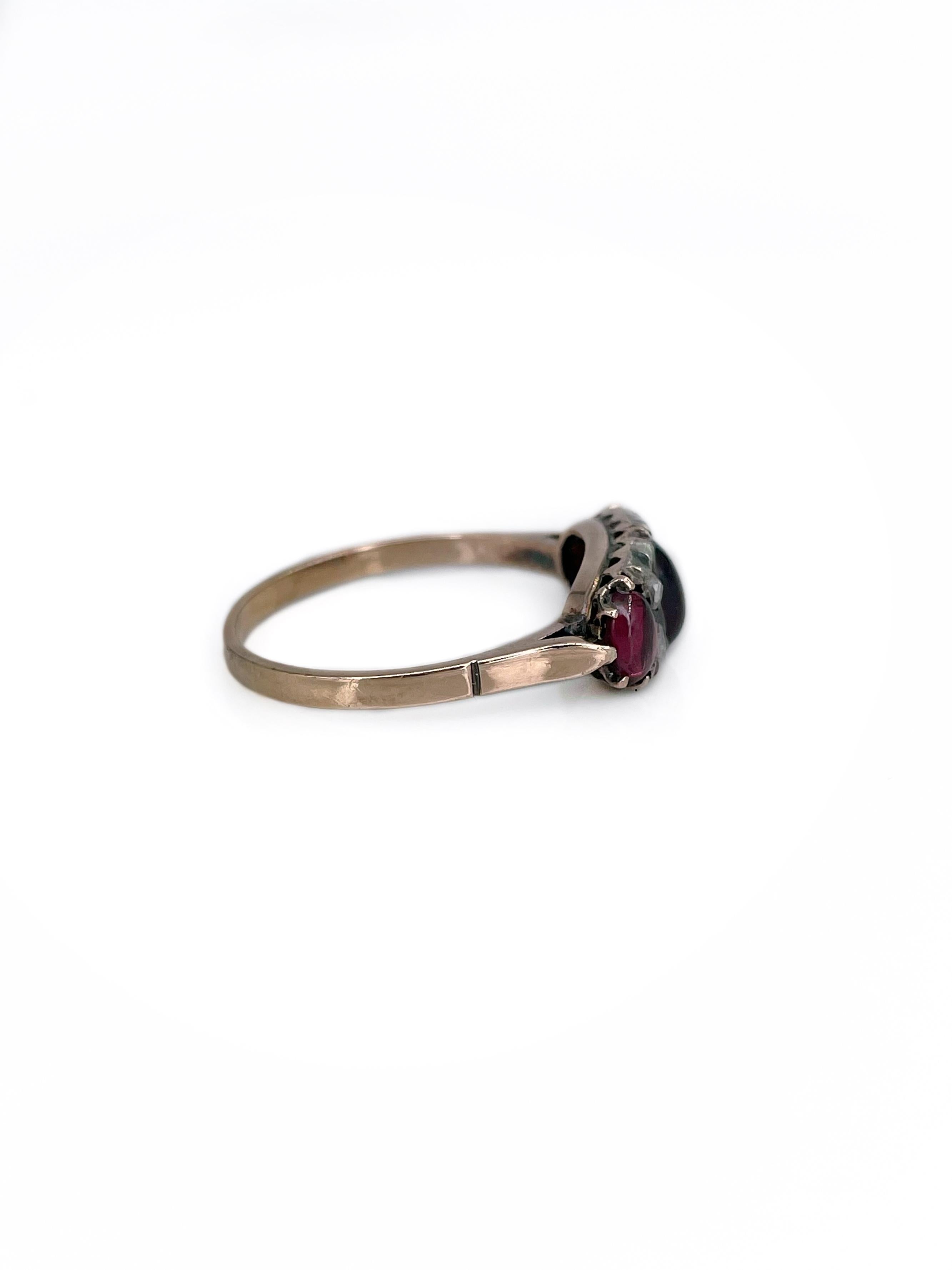 Edwardian 9 Karat Gold Garnet Rose Cut Diamond Three-Stone Ring In Good Condition For Sale In Vilnius, Vilniaus apskr.