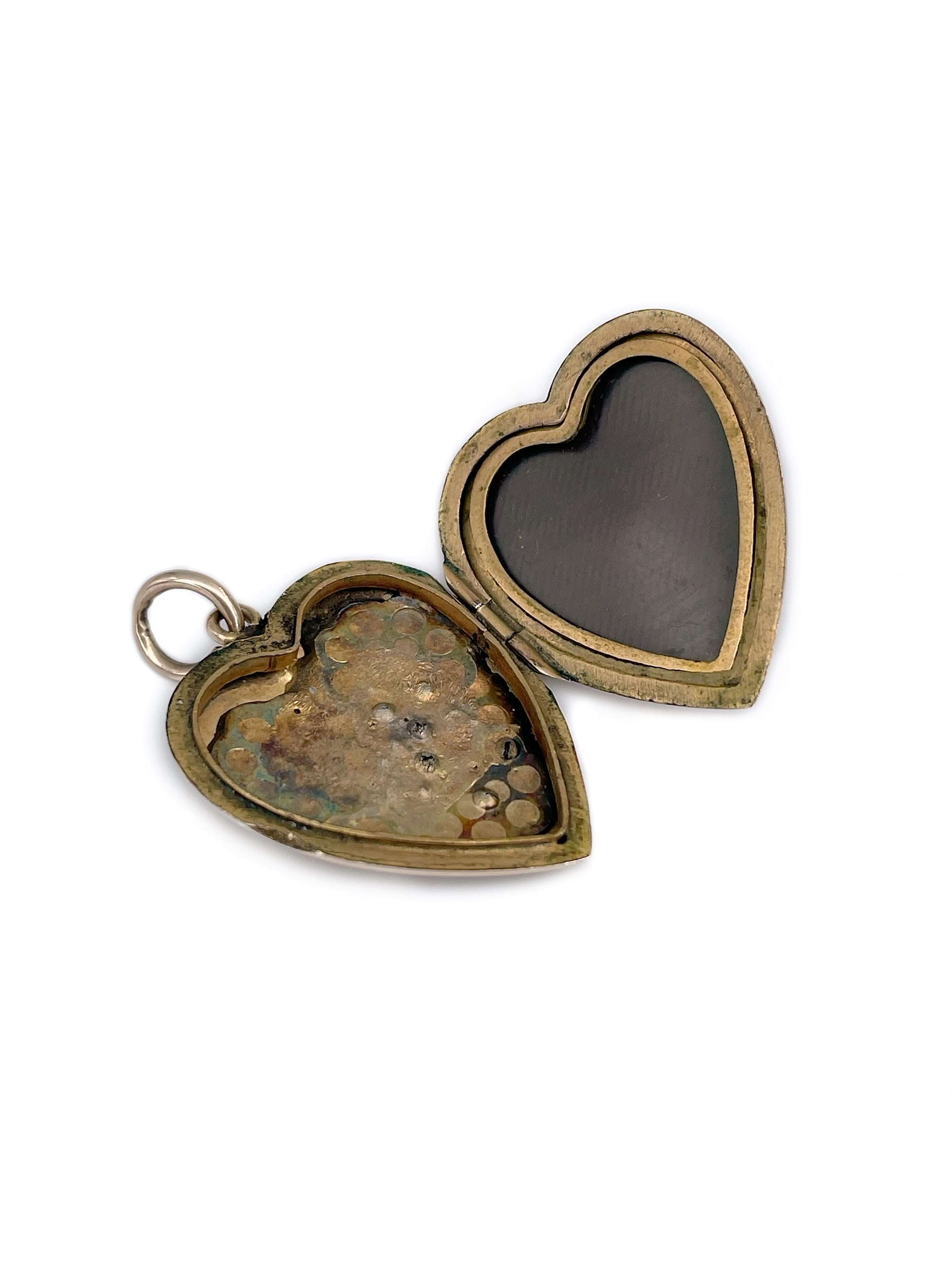 Edwardian 9 Karat Gold Paste Swallow Heart Locket Pendant For Sale 1