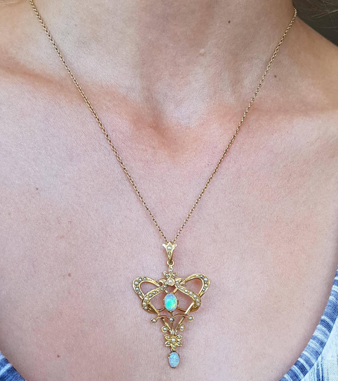 Edwardian Art Nouveau Gold Opal Seed Pearl Pendant Necklace  In Excellent Condition For Sale In Perth, AU