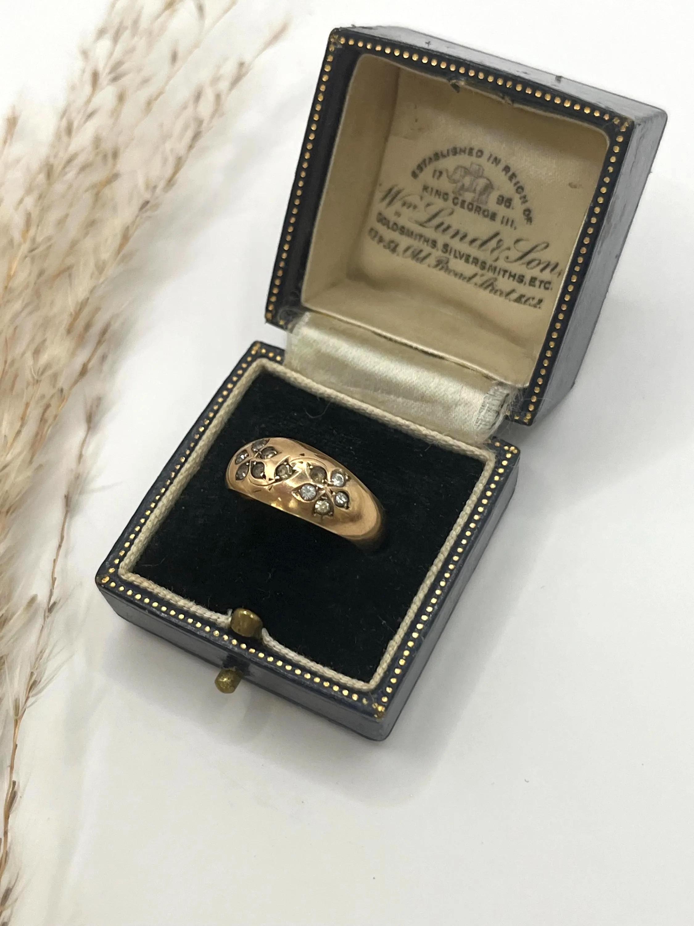 Anello Edwardiano in pasta d'oro 9ct, con marchio Chester 1909 in vendita 5