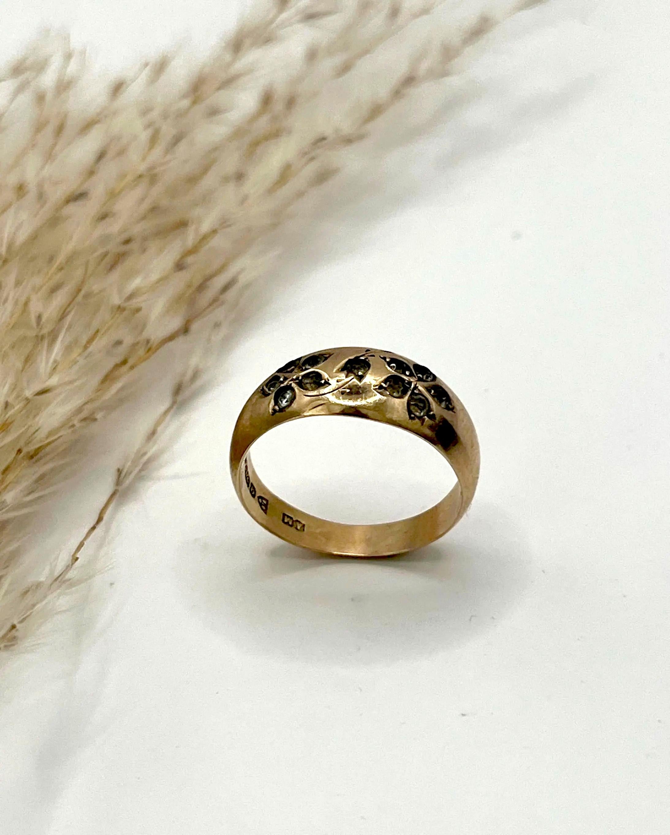 Anello Edwardiano in pasta d'oro 9ct, con marchio Chester 1909 In condizioni buone in vendita a Brighton, GB