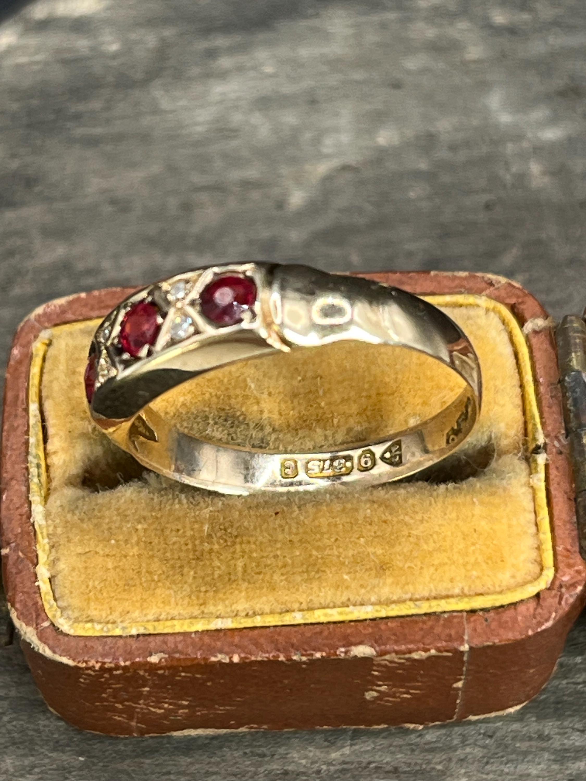Anello edoardiano in oro giallo 9ct, granato e diamanti, con marchio Chester 1903 in vendita 1
