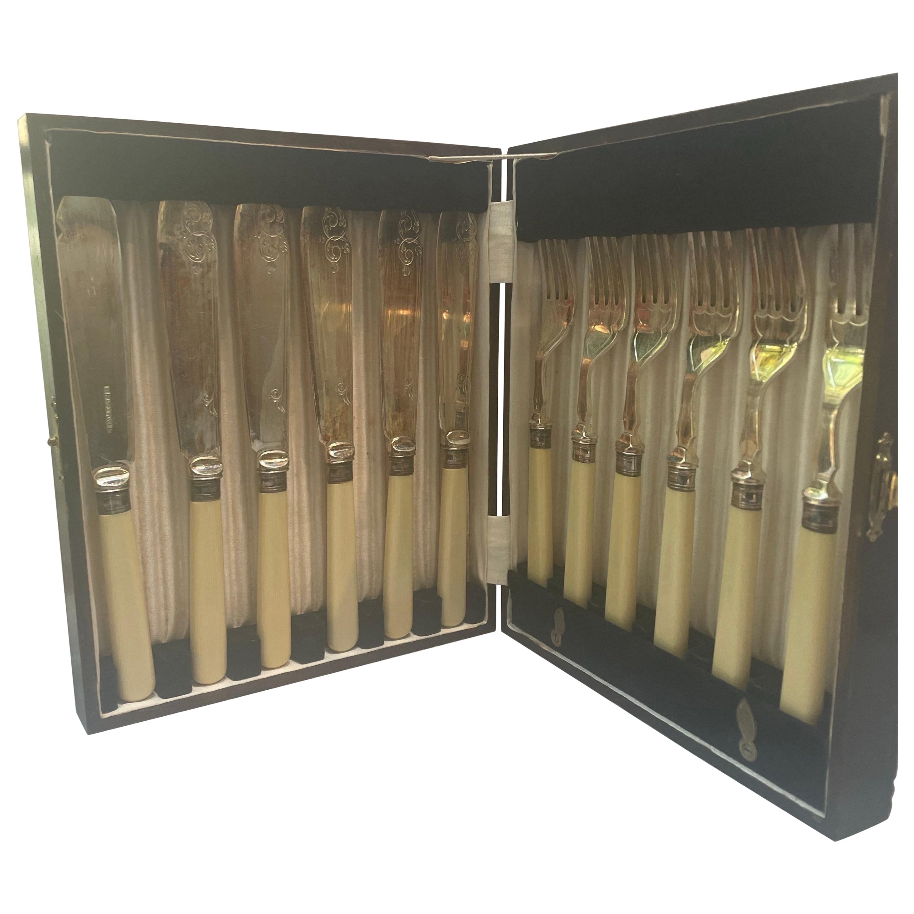 Edwardian A1 Silver-Plated Fish Set by S.M. & Co., in Original Fitted Case For Sale