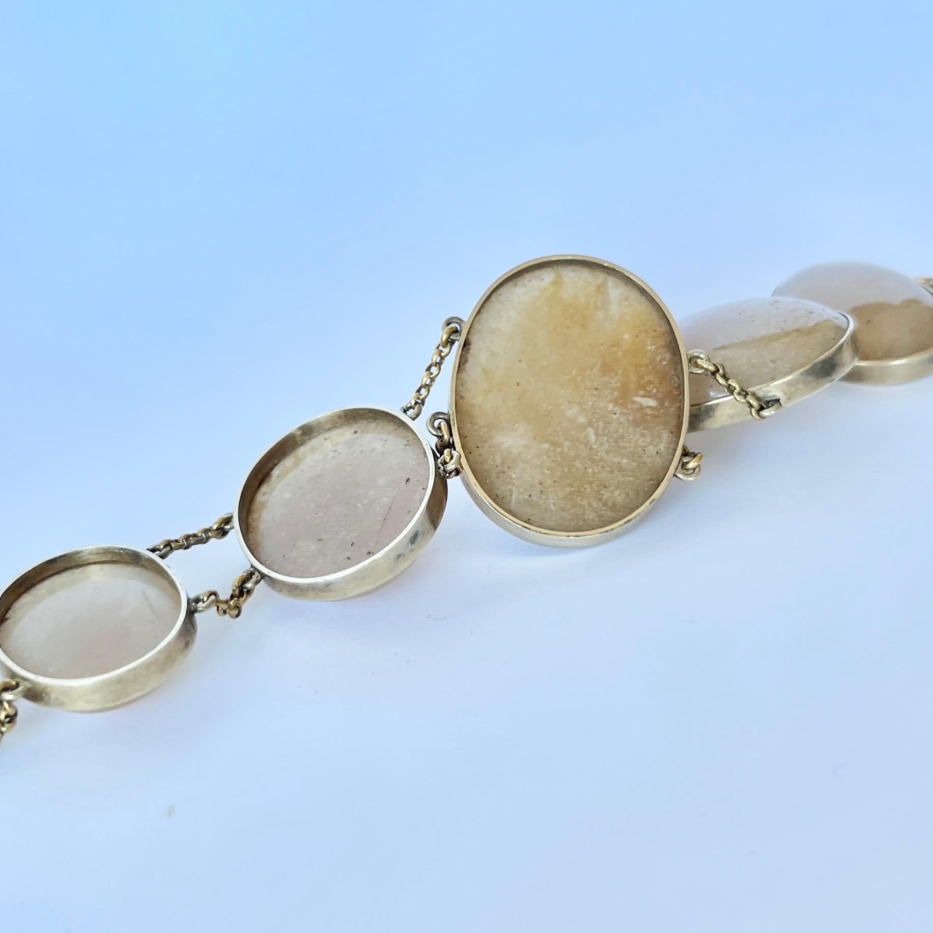 Cabochon Edwardian Agate and 9 Carat Gold Bracelet For Sale