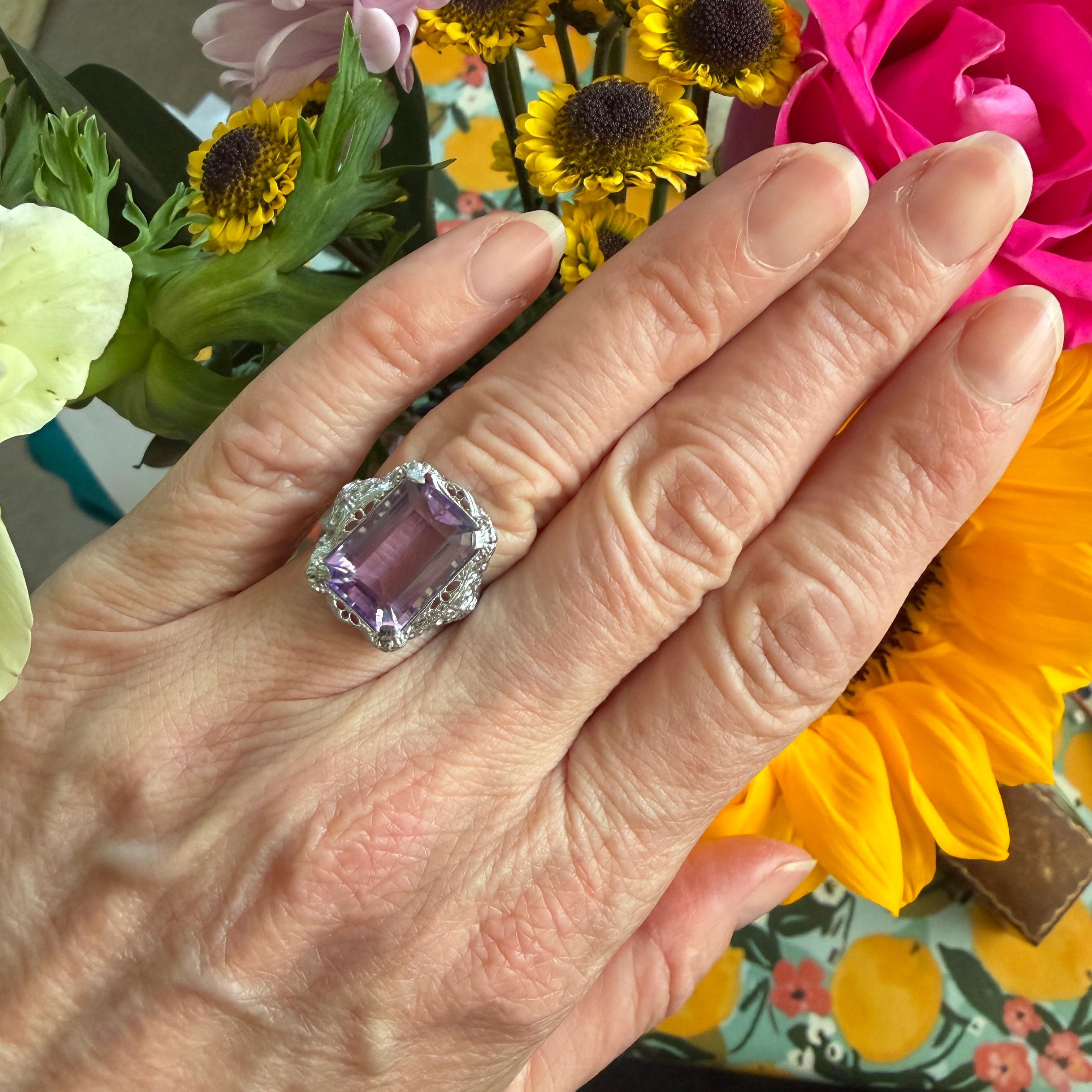 Anillo Eduardiano Amatista Filigrana Oro Blanco 10K en Excelente estado para la venta en Scotts Valley, CA