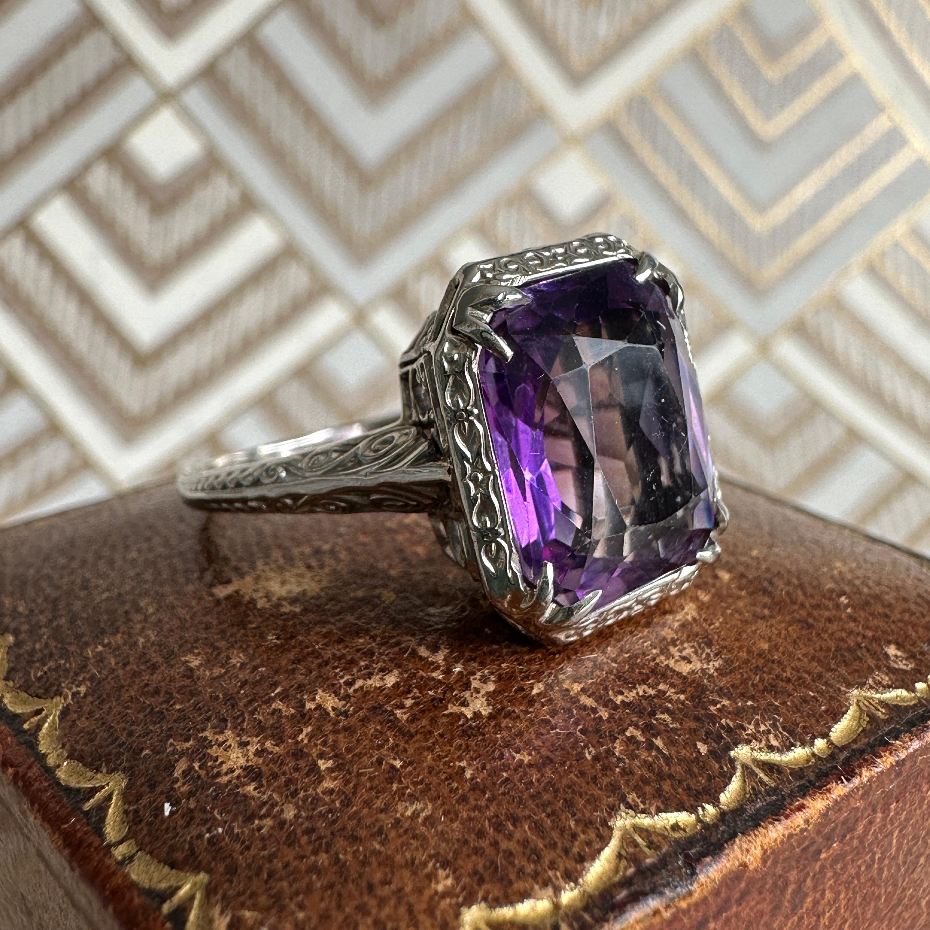 Edwardian Amethyst Filigree 14K White Gold Ring In Good Condition In Scotts Valley, CA