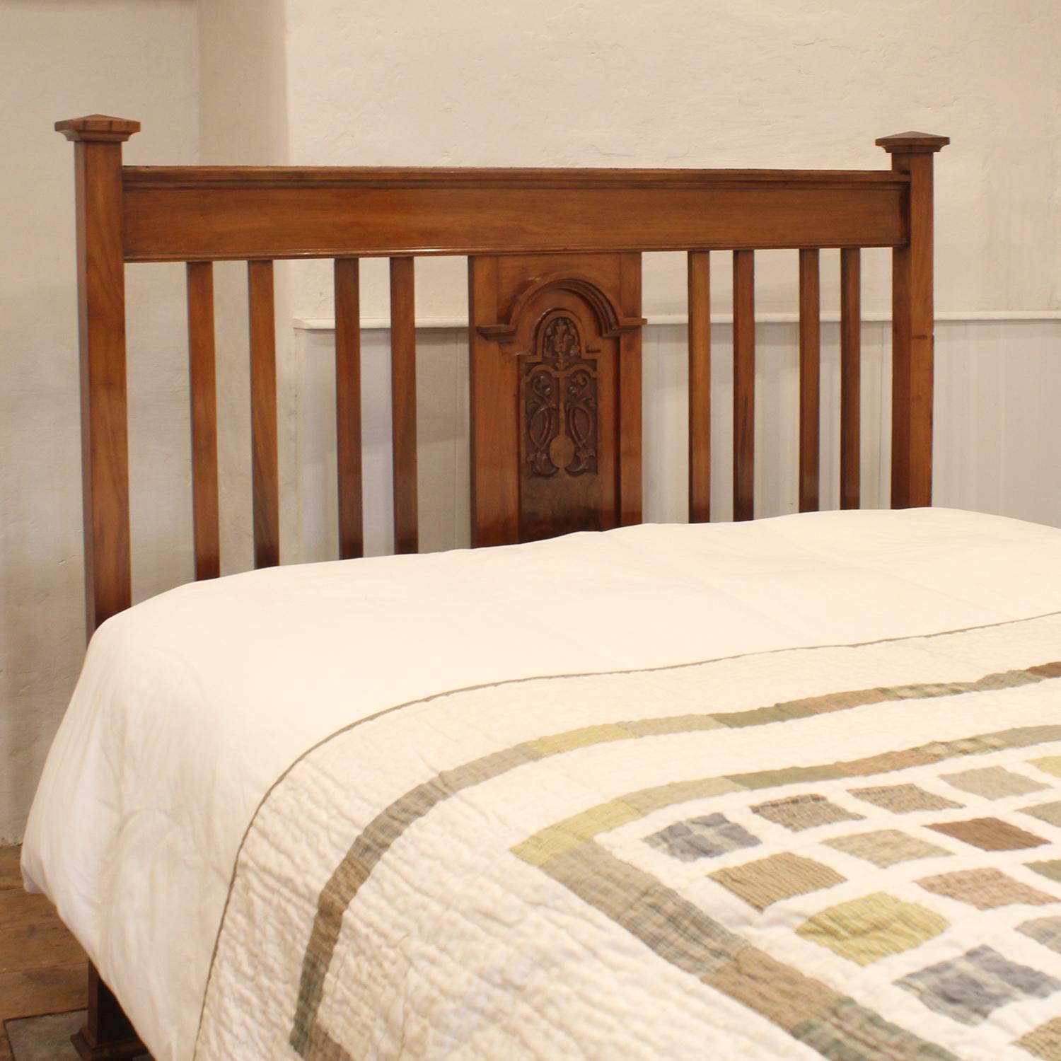 Walnut Edwardian Antique Bed with Pagoda Caps and Carving - WD51 For Sale