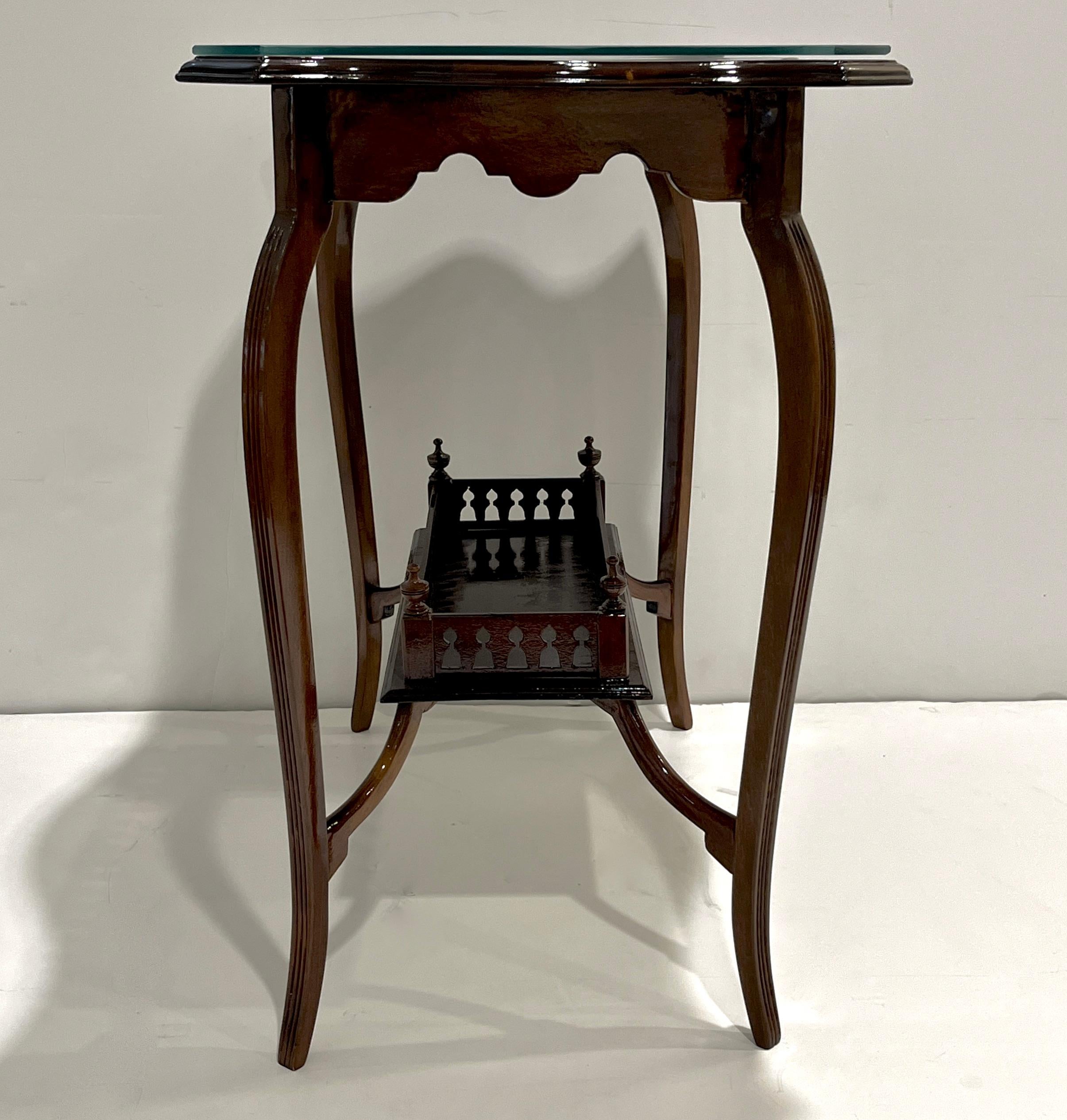 Verre taillé Edwardian Antique English Mahogany Two-Tier Side Table Glass Top Gallery Shelf (A) Gallery en vente
