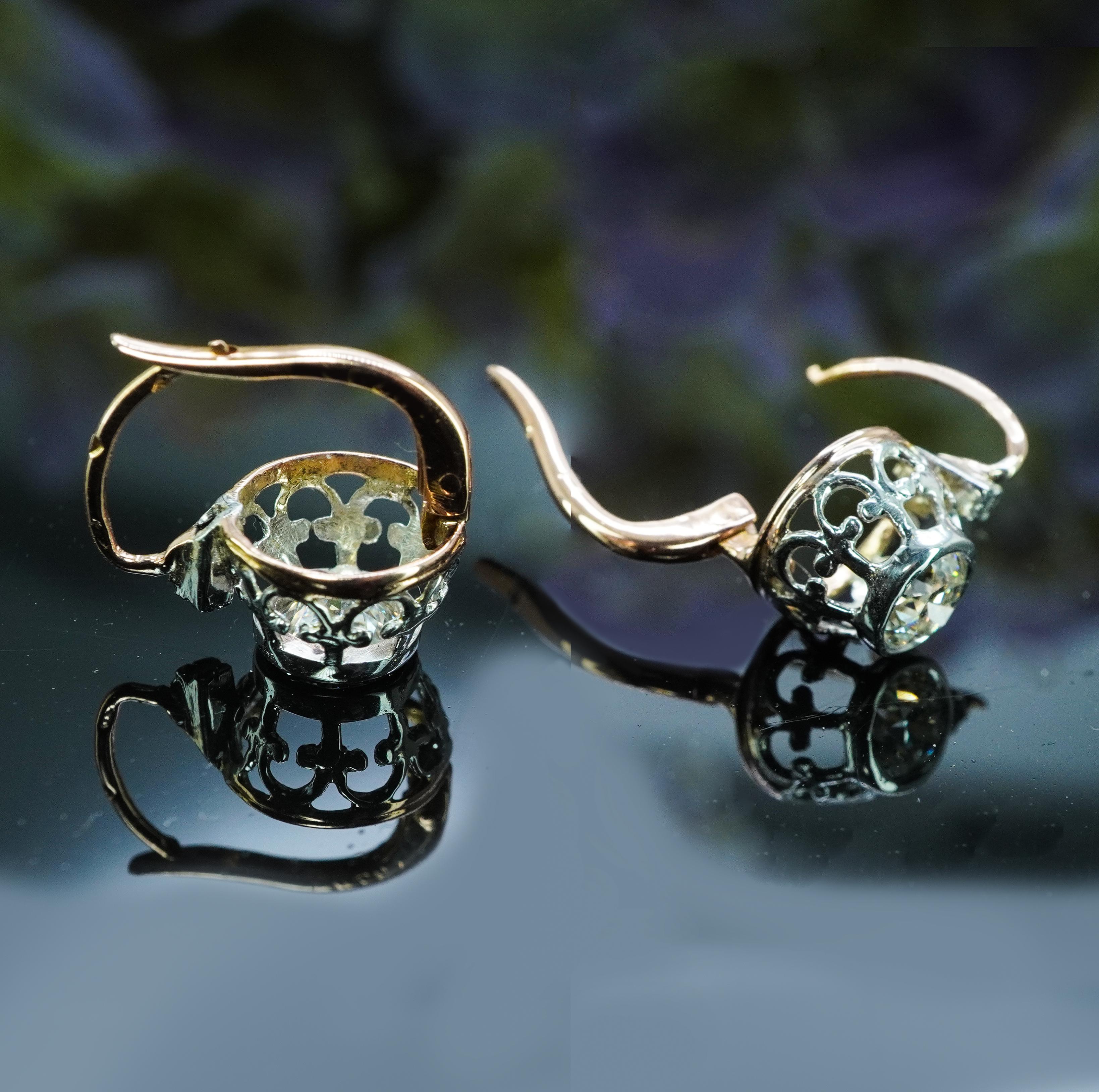 Orecchini a pendente con diamanti Edwardian Antique French in oro 18 carati DORMEUSES in vendita 4