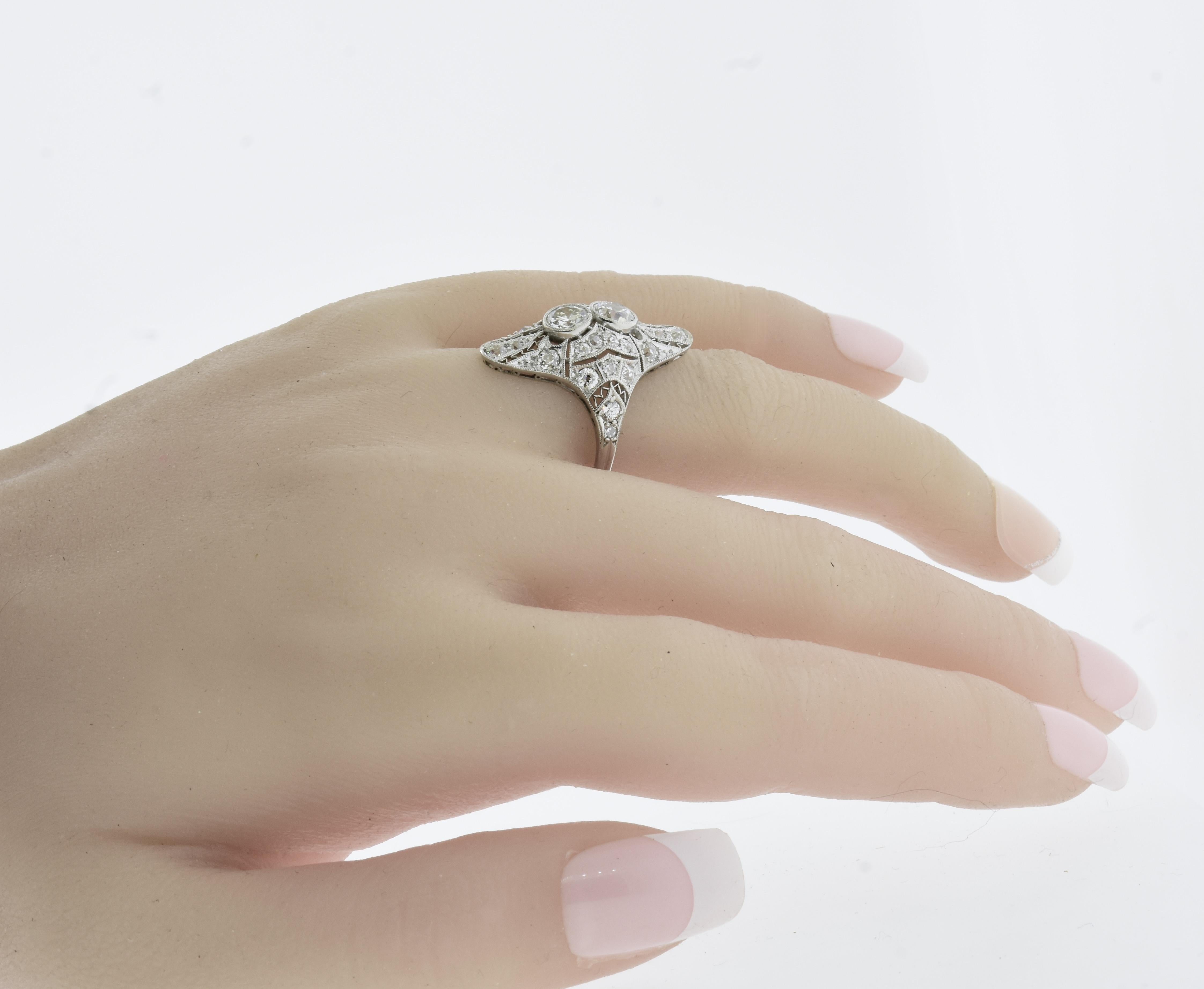 Edwardian Antique Platinum and Diamond Ring, circa 1915 In Excellent Condition For Sale In Aspen, CO