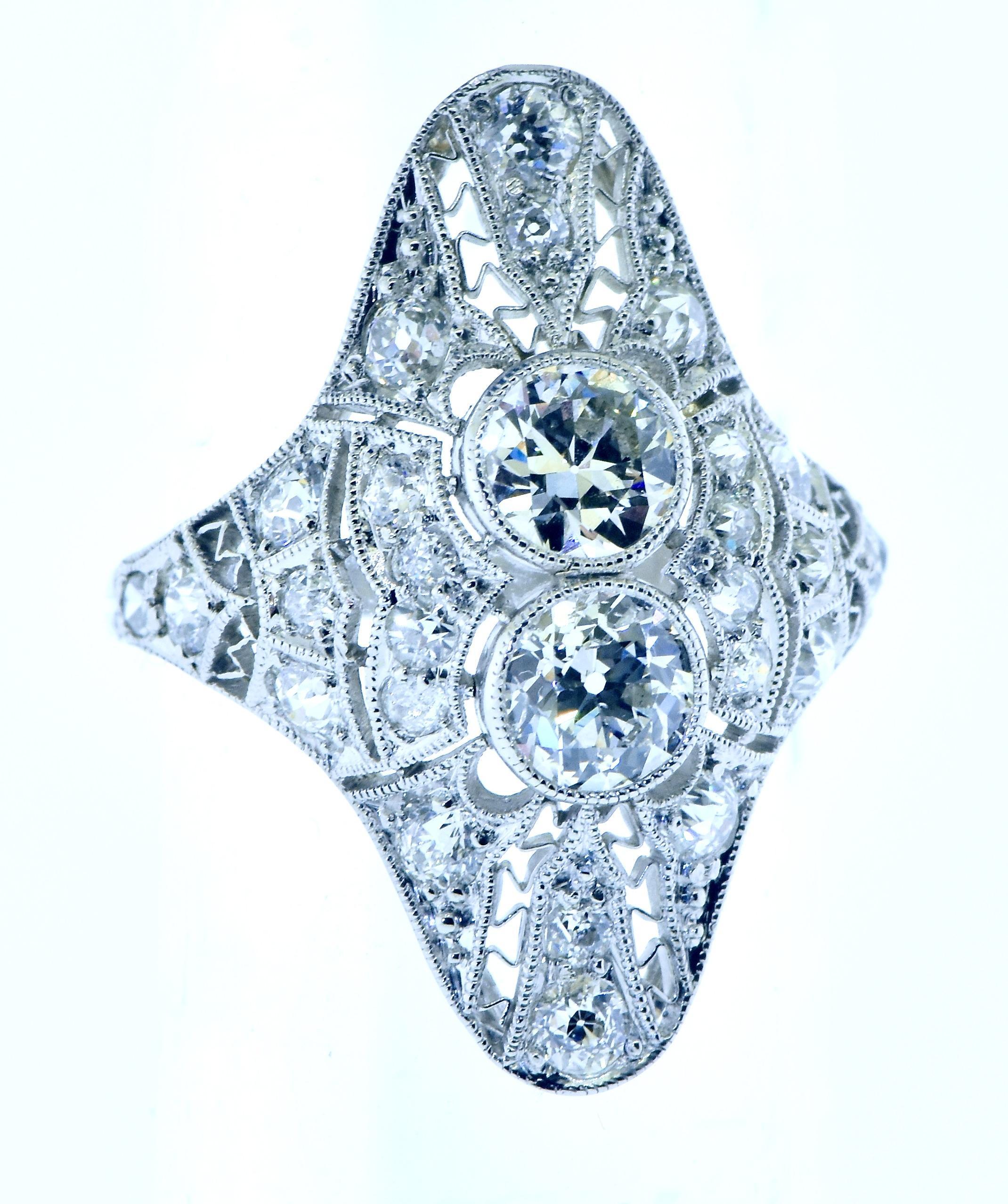 Edwardian Antique Platinum and Diamond Ring, circa 1915 For Sale 3