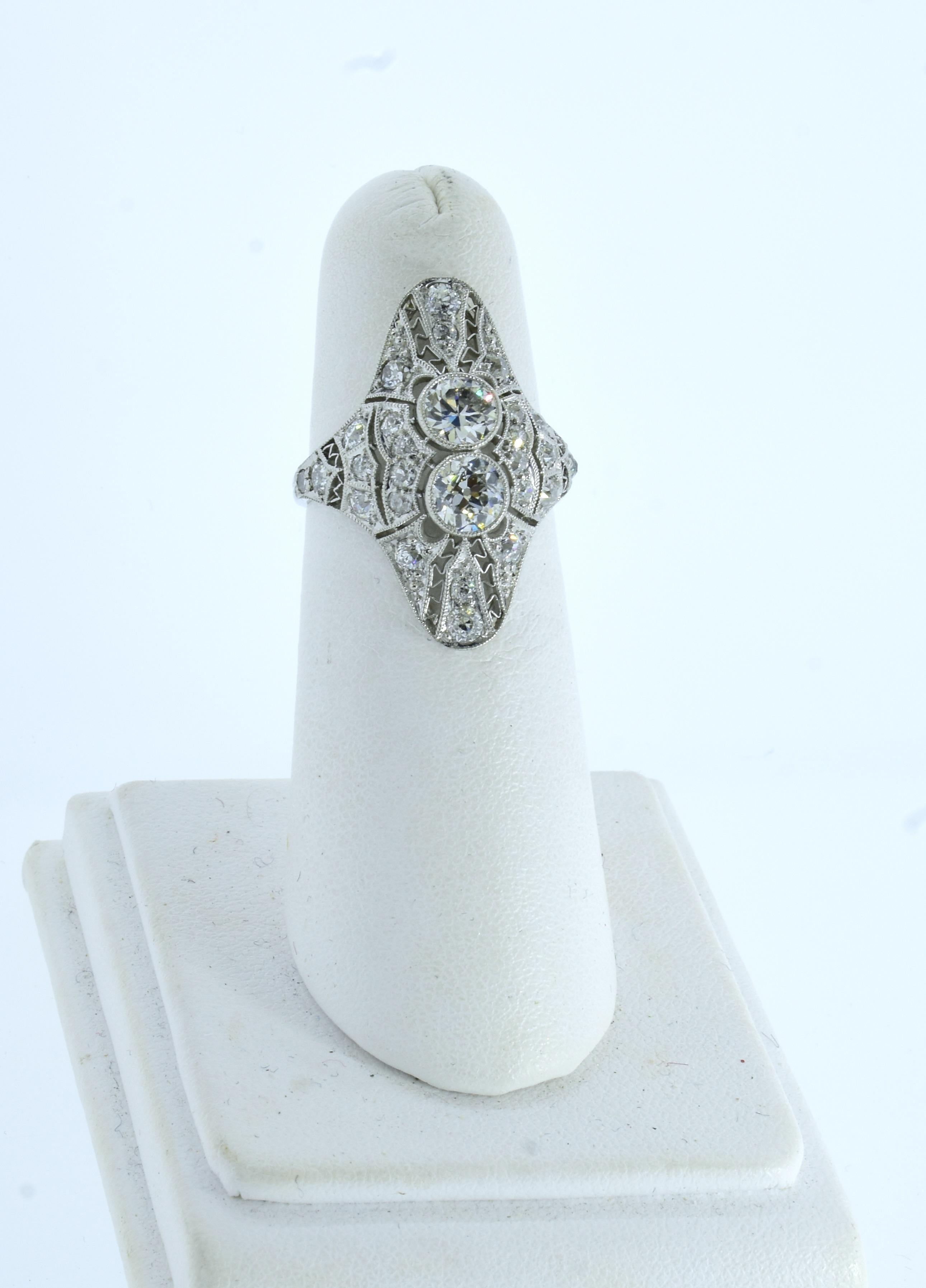 Edwardian Antique Platinum and Diamond Ring, circa 1915 For Sale 4