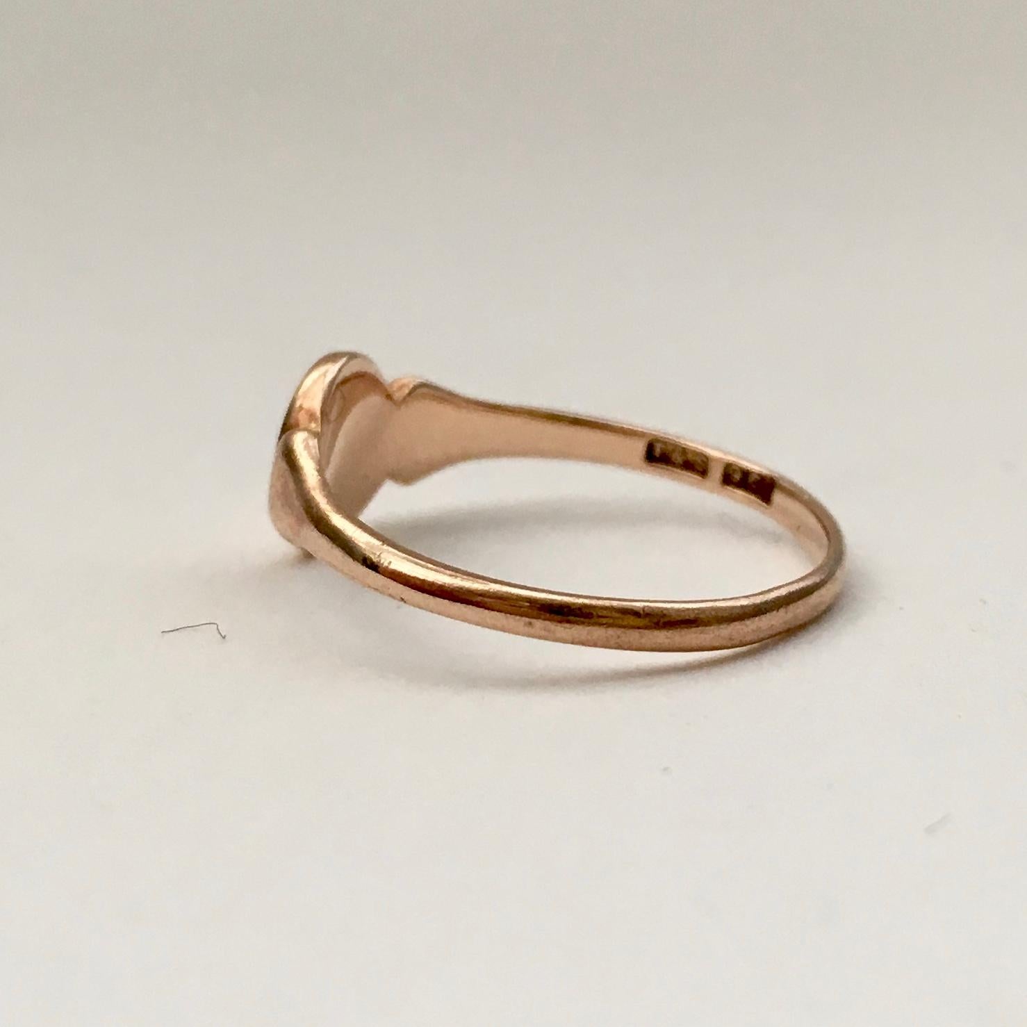 Women's or Men's Edwardian Antique Signet Ring Pinky Midi 9 Karat Rose Gold Petite For Sale