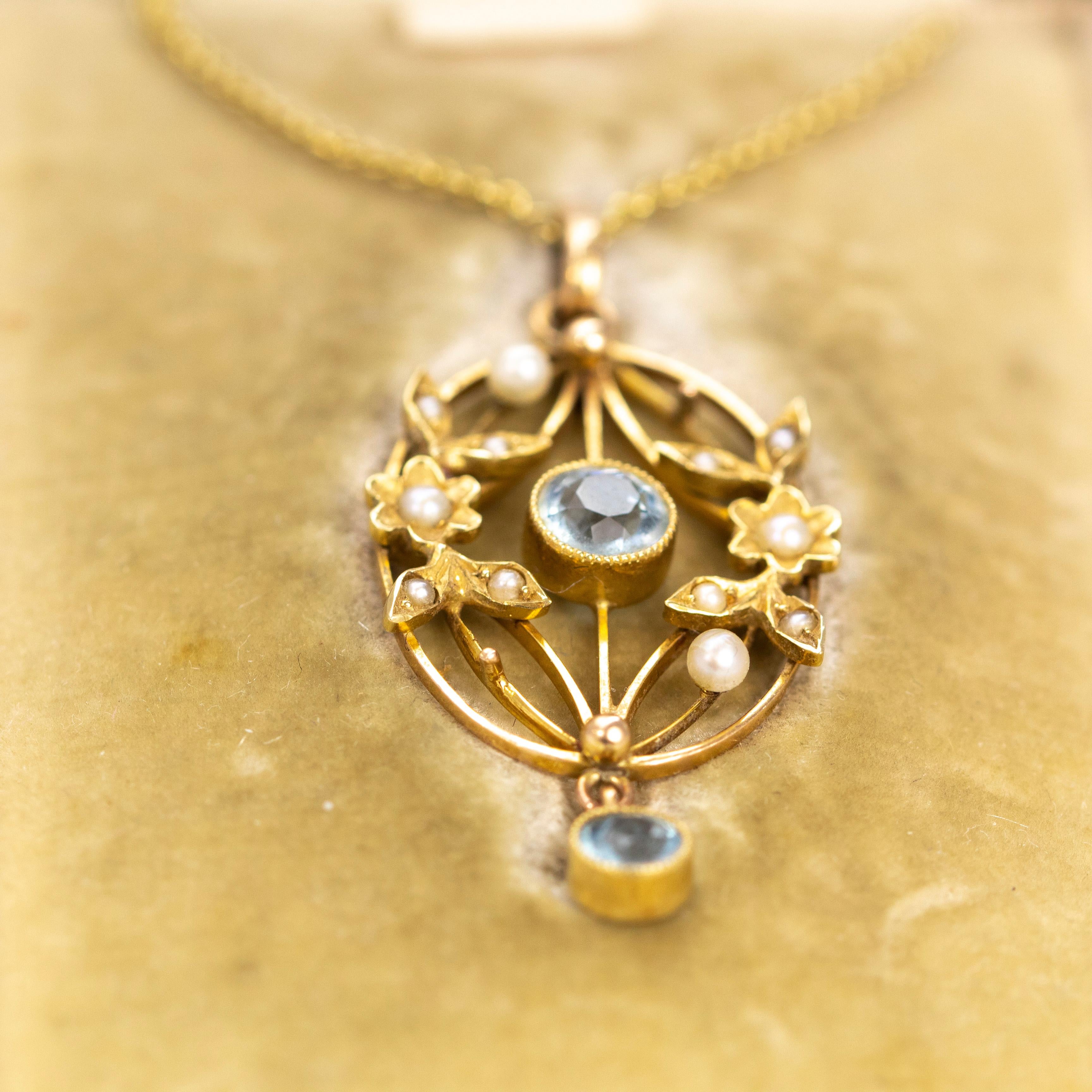 This gorgeous pendant comes in its original fitted box with makes this necklace rather special. This piece was originally retailed by Wilson and Sharp in Edinburgh. The delicate design of this pendant features two aqua stones and holds small and