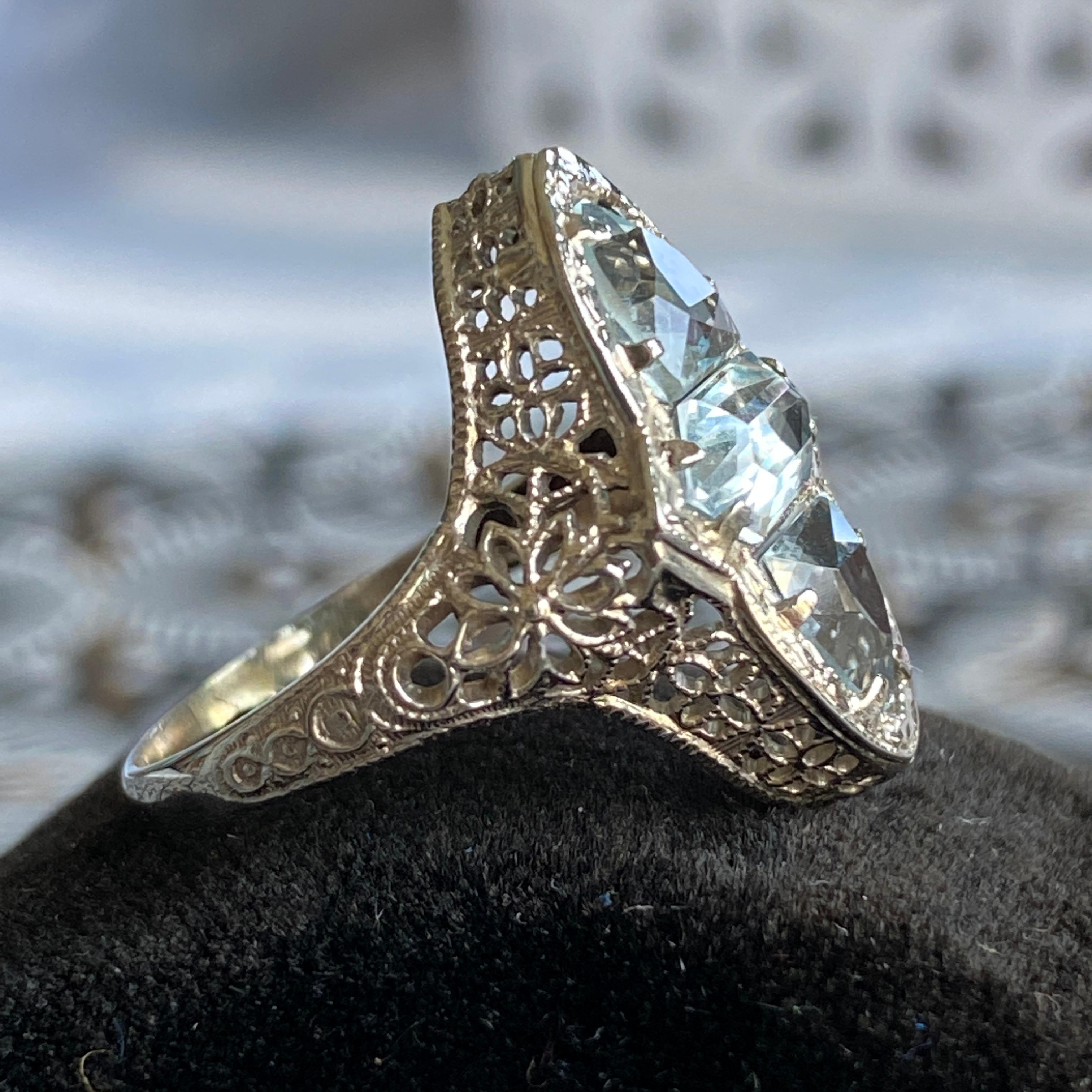 Edwardian Aquamarine Filigree 14k White Gold Ring In Excellent Condition For Sale In Scotts Valley, CA