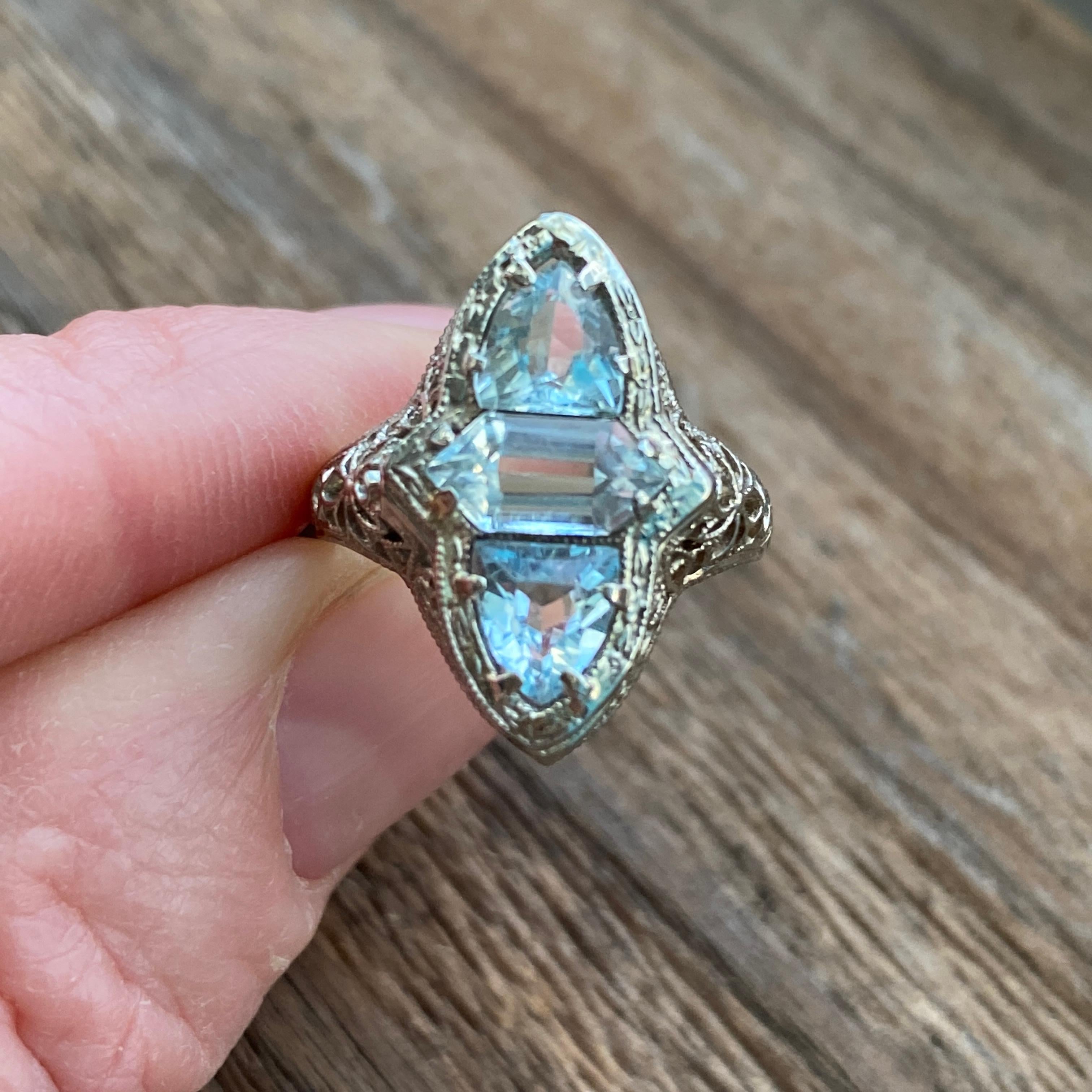 Edwardian Aquamarine Filigree 14k White Gold Ring For Sale 2