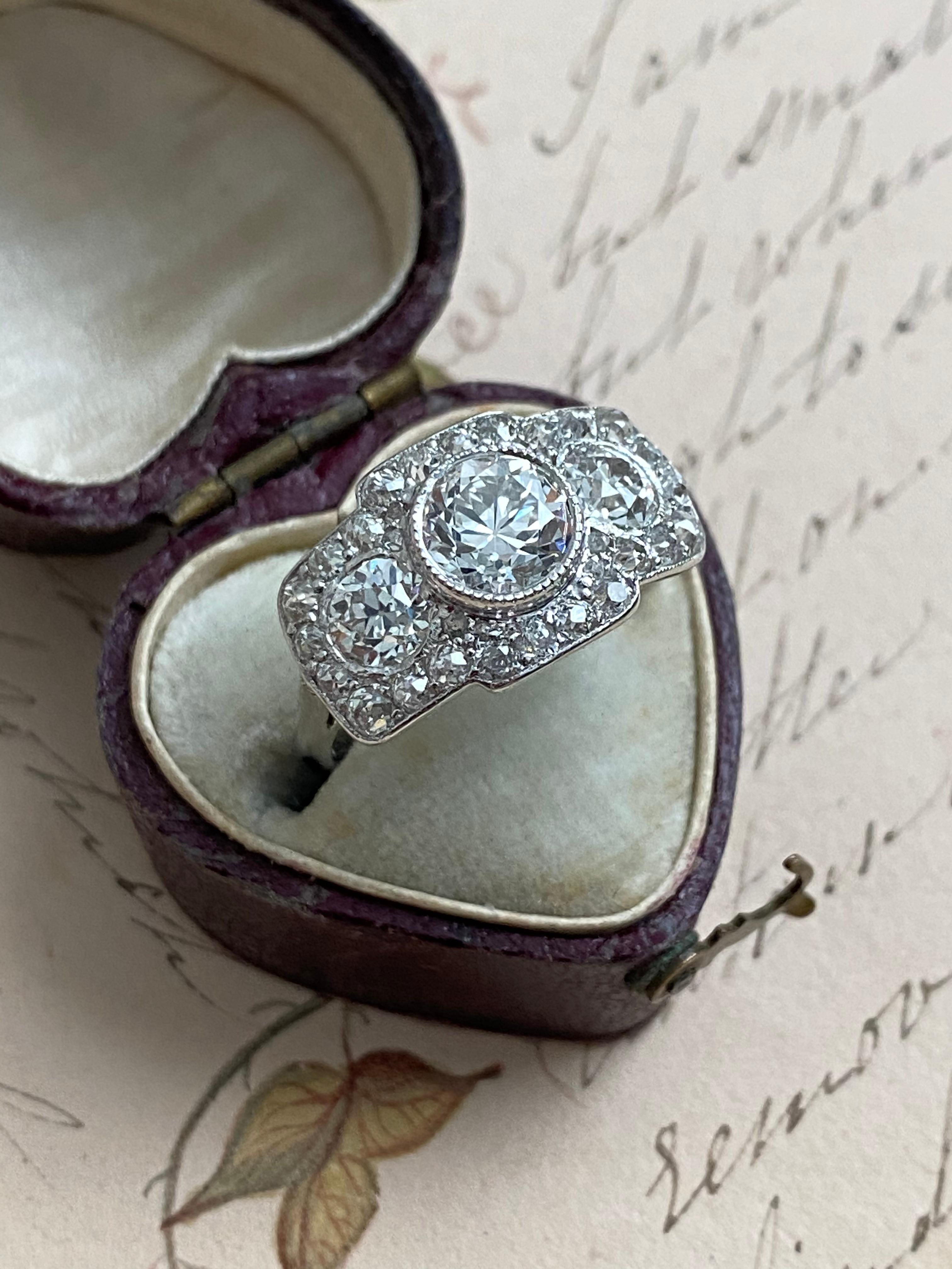 Bague trilogie en platine et diamants style édouardien / Art déco - GIA VVS2/G Pour femmes en vente