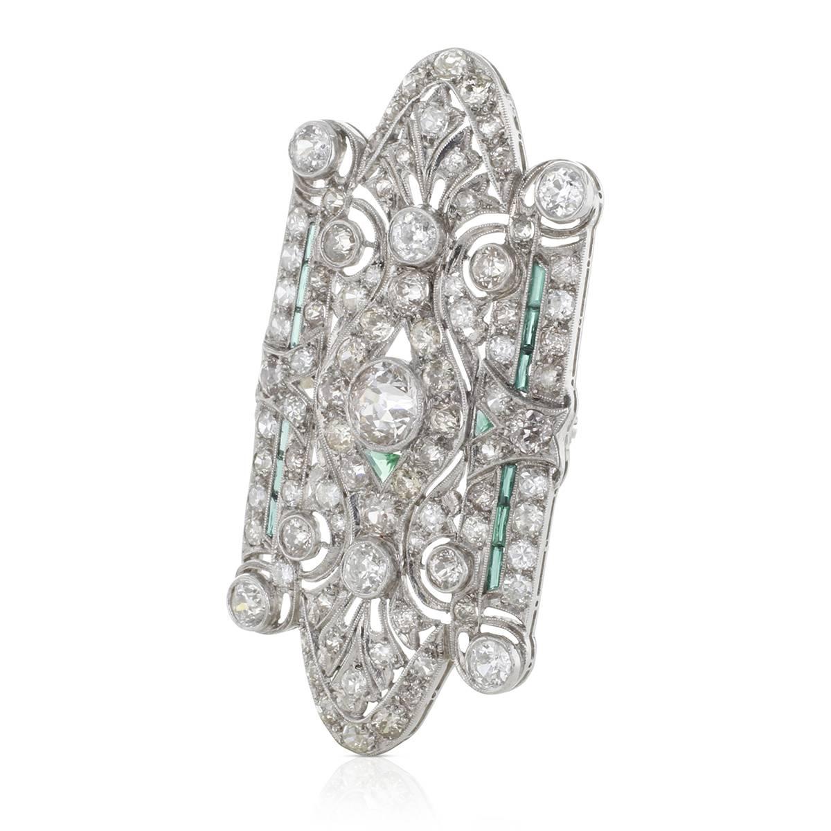 Women's or Men's Edwardian Art Deco Platinum Green Emerald and Diamond Brooch