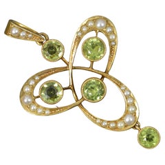 Antique Edwardian Art Nouveau 15 Carat Gold Peridot and Seed Pearl Pendant