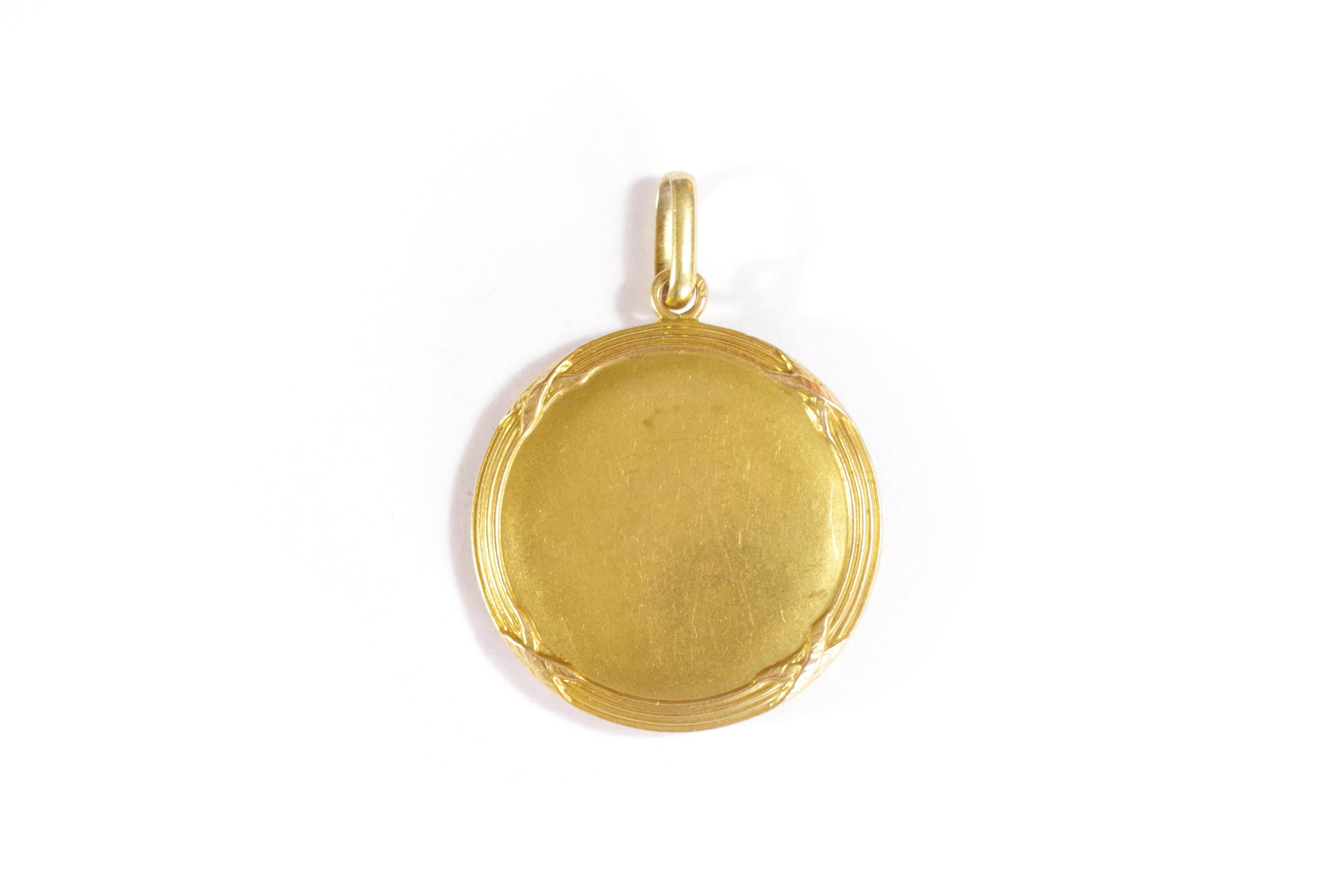 Women's or Men's Edwardian Art Nouveau Mistletoe Pendant, Antique Circular Medallion Locket Gold
