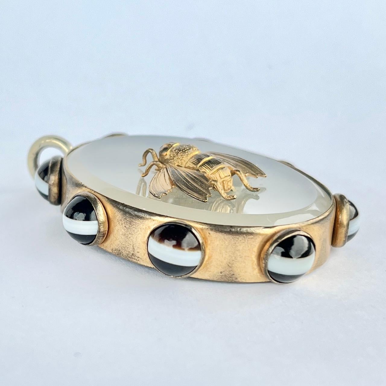 Edwardian Banded Agate and Gilt Locket Back Pendant In Good Condition For Sale In Chipping Campden, GB