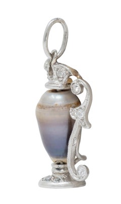 Charm barocco edoardiano con perla e diamante in platino e oro 18 carati per brocca antica