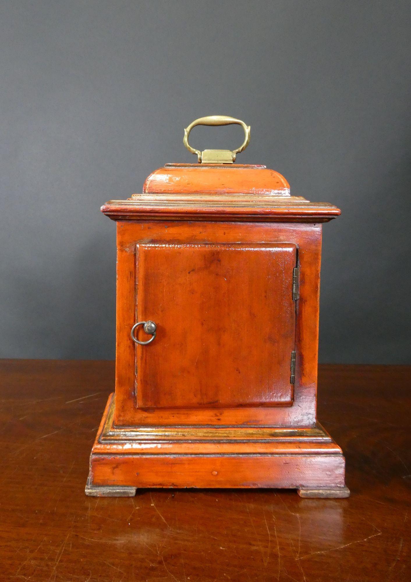 Edwardian Bell Top Chinoiserie Strking Mantel Clock In Good Condition For Sale In Norwich, GB