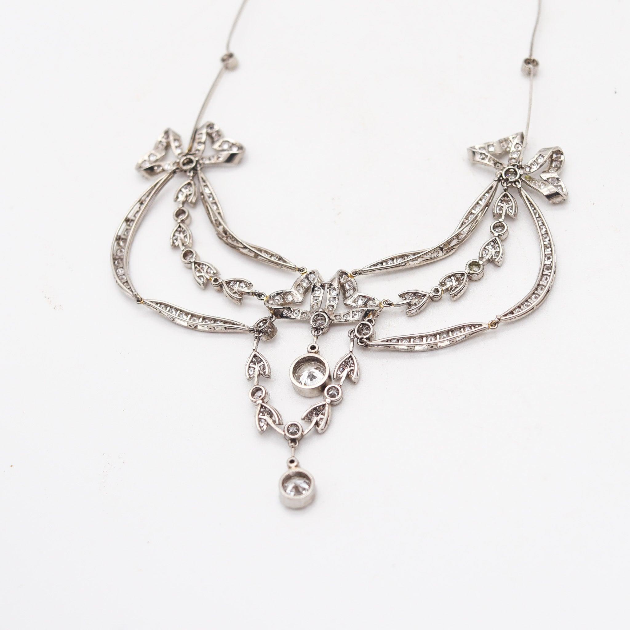 EDWARDIAN Belle Epoque 1905 Platinum Festoon Necklace With 10.35 Ctw Diamonds For Sale 3