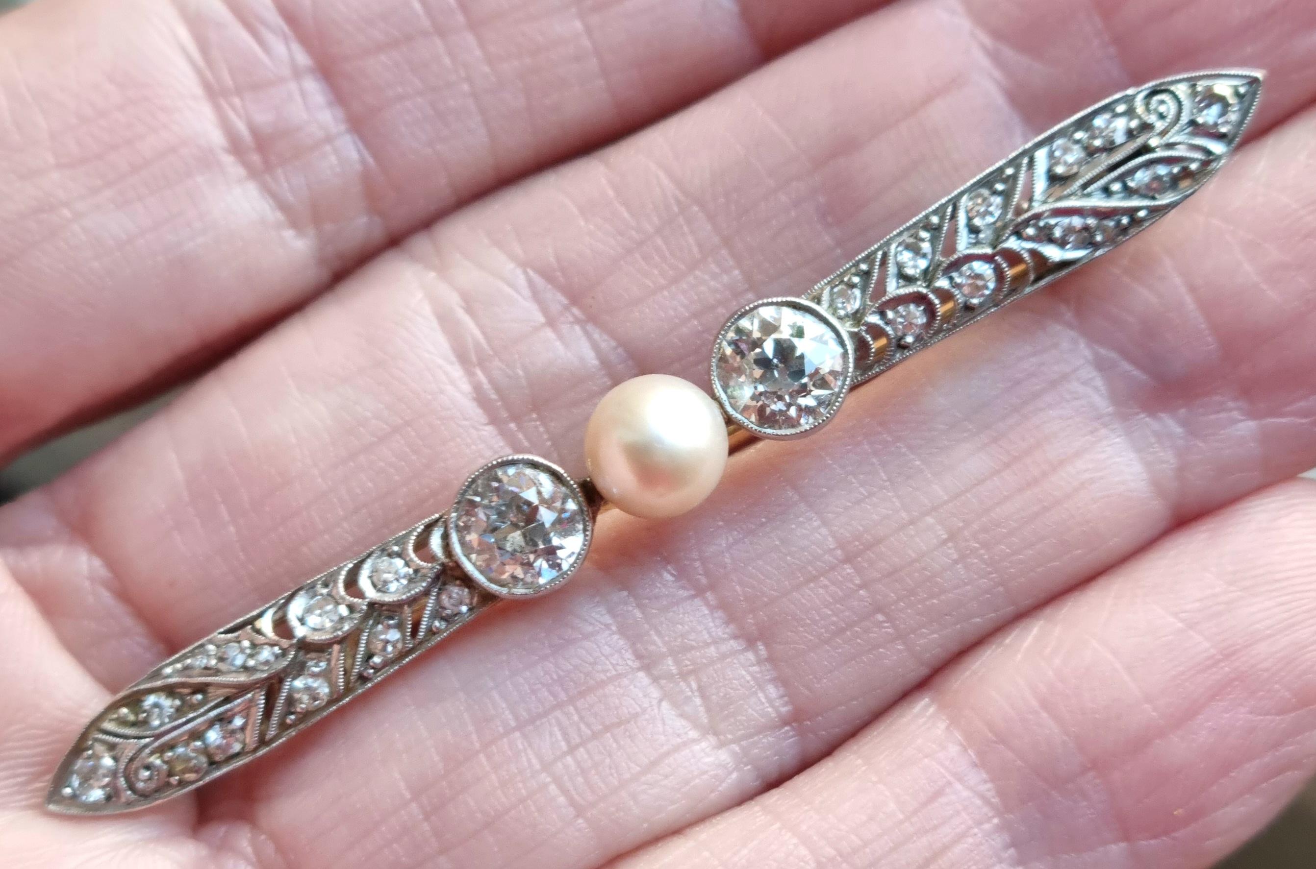 Women's or Men's Edwardian /Belle Epoque Diamond and  Pearl Bar Brooch (1905) For Sale