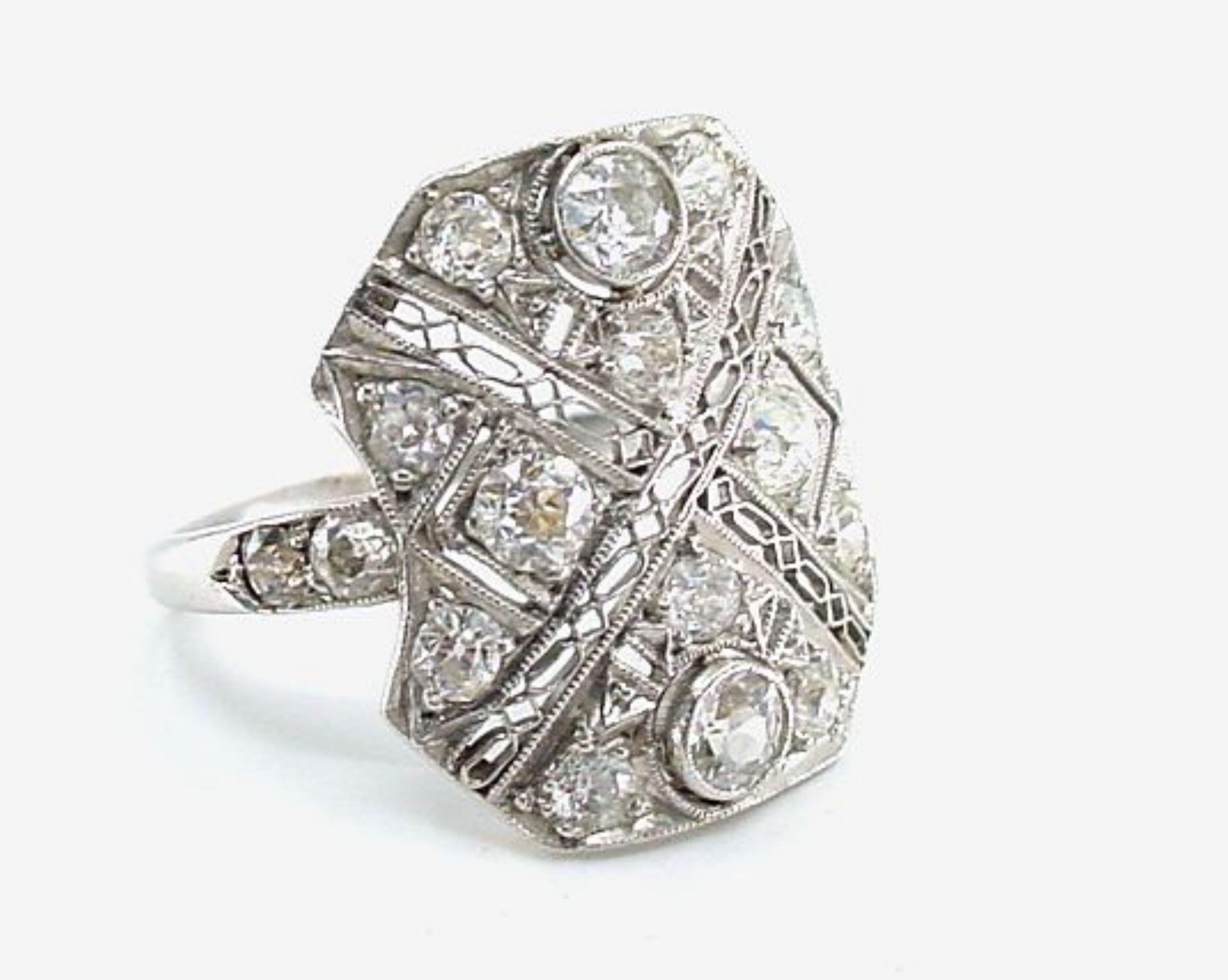 Edwardian Belle Époque Platinum Diamond Delicate Lacy Dinner Ring In Good Condition In Santa Rosa, CA