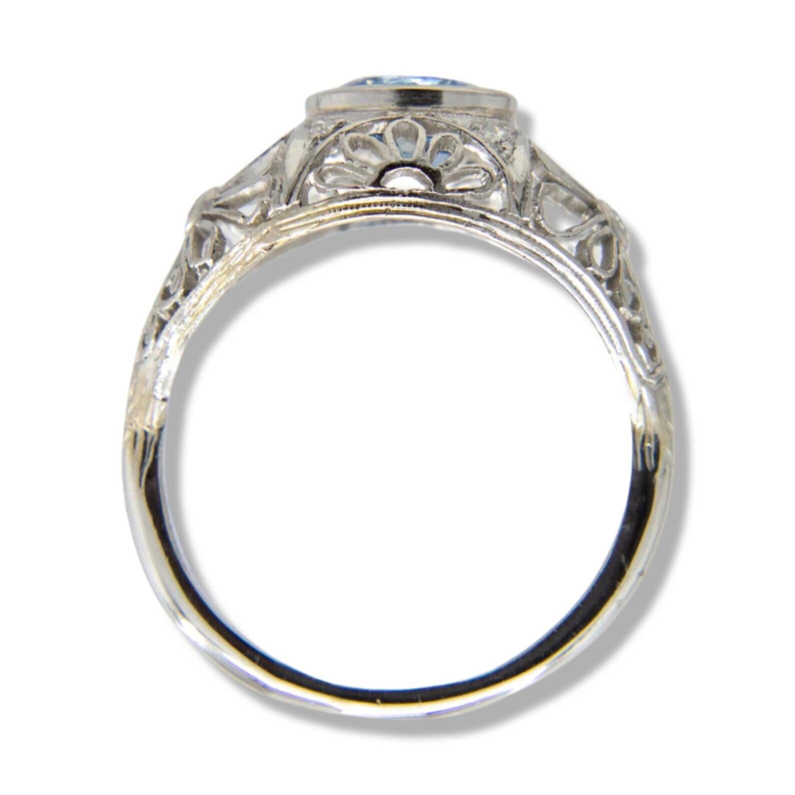 Brilliant Cut Edwardian Belle Epoque Sapphire & Diamond Filigree Ring in Platinum For Sale