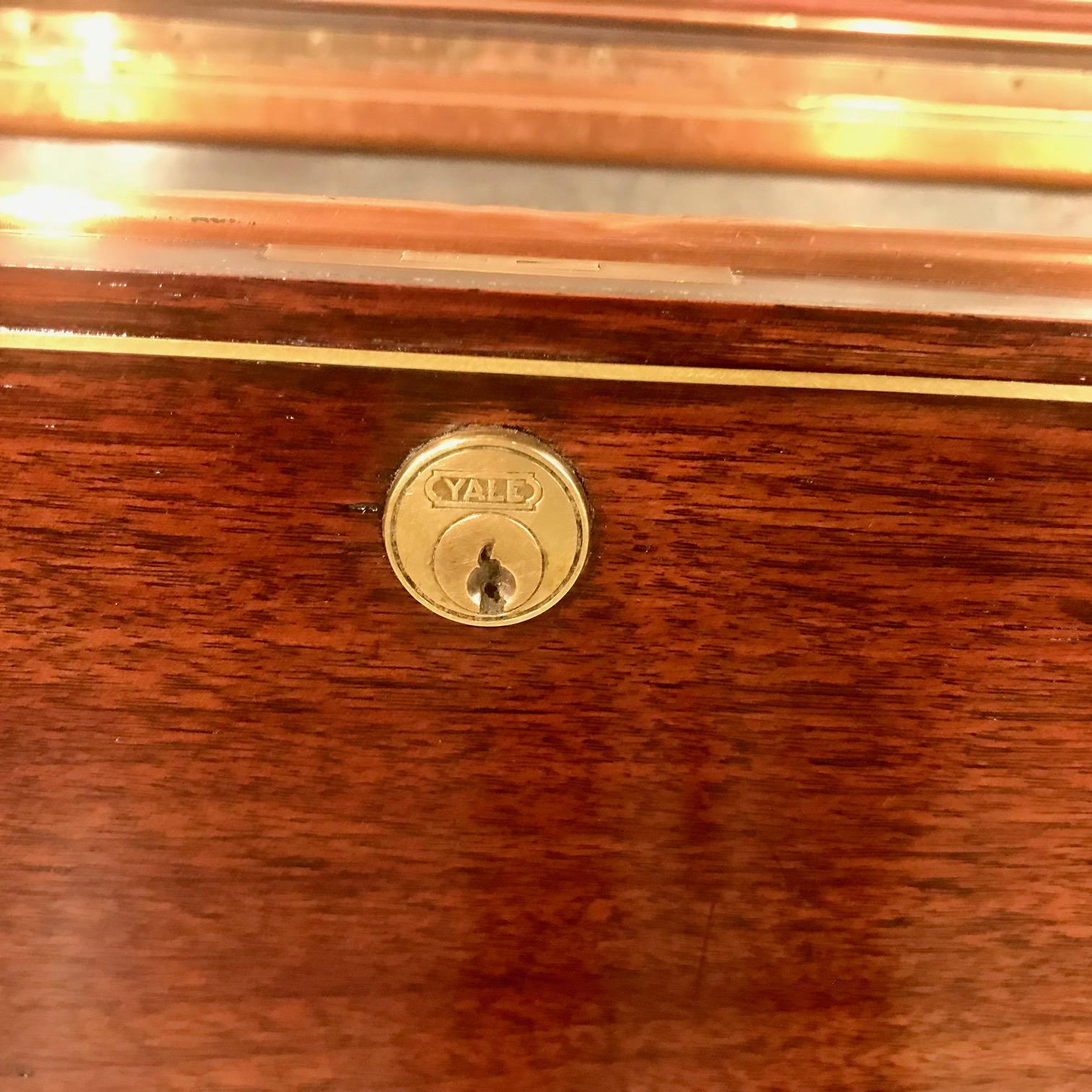 Edwardian Benson & Hedges  Humidor of Large Size, with Noble Coat of Arms 1