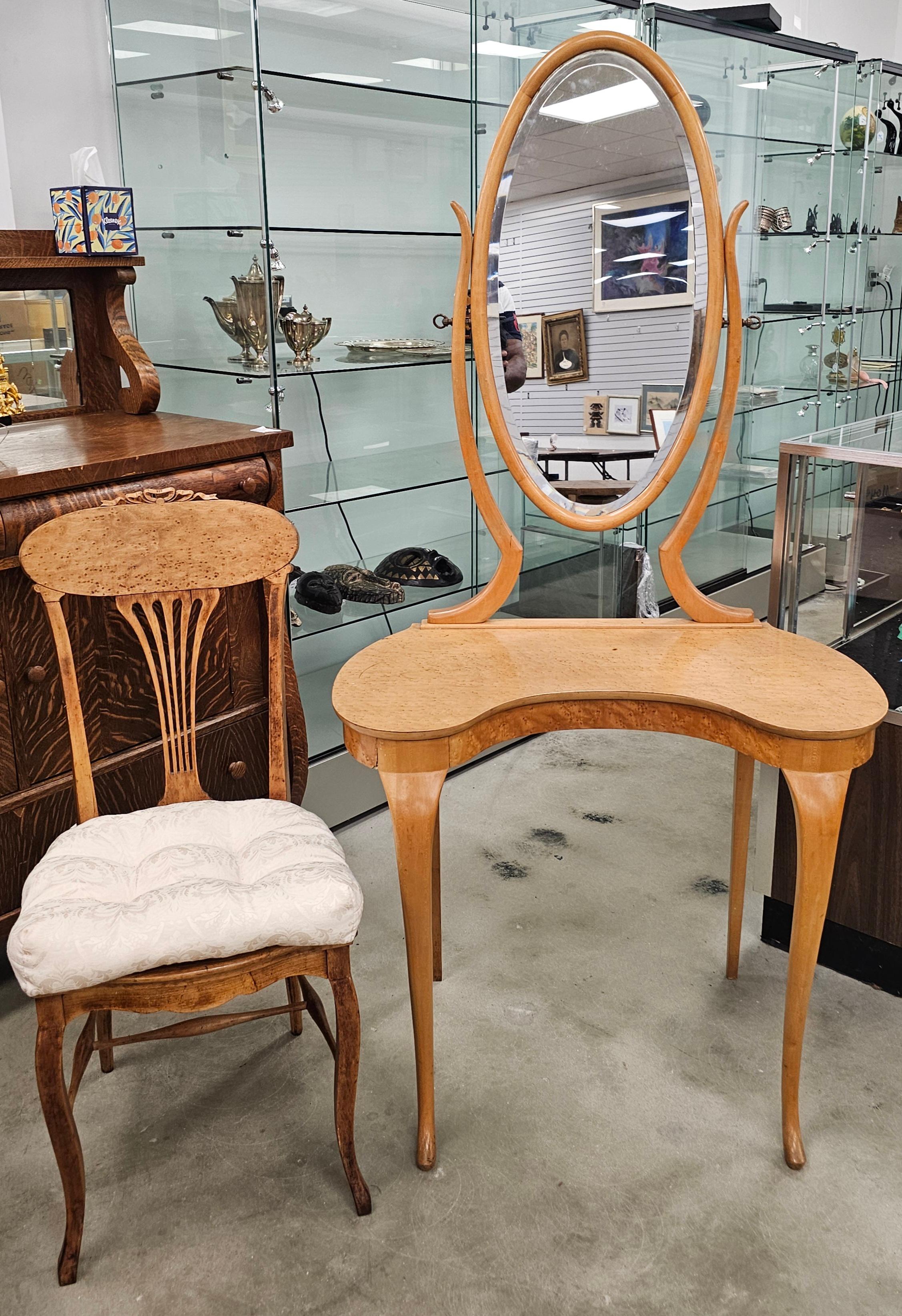 Edwardian Birdseye Maple Mirrored Vanity with Side Chair For Sale 8