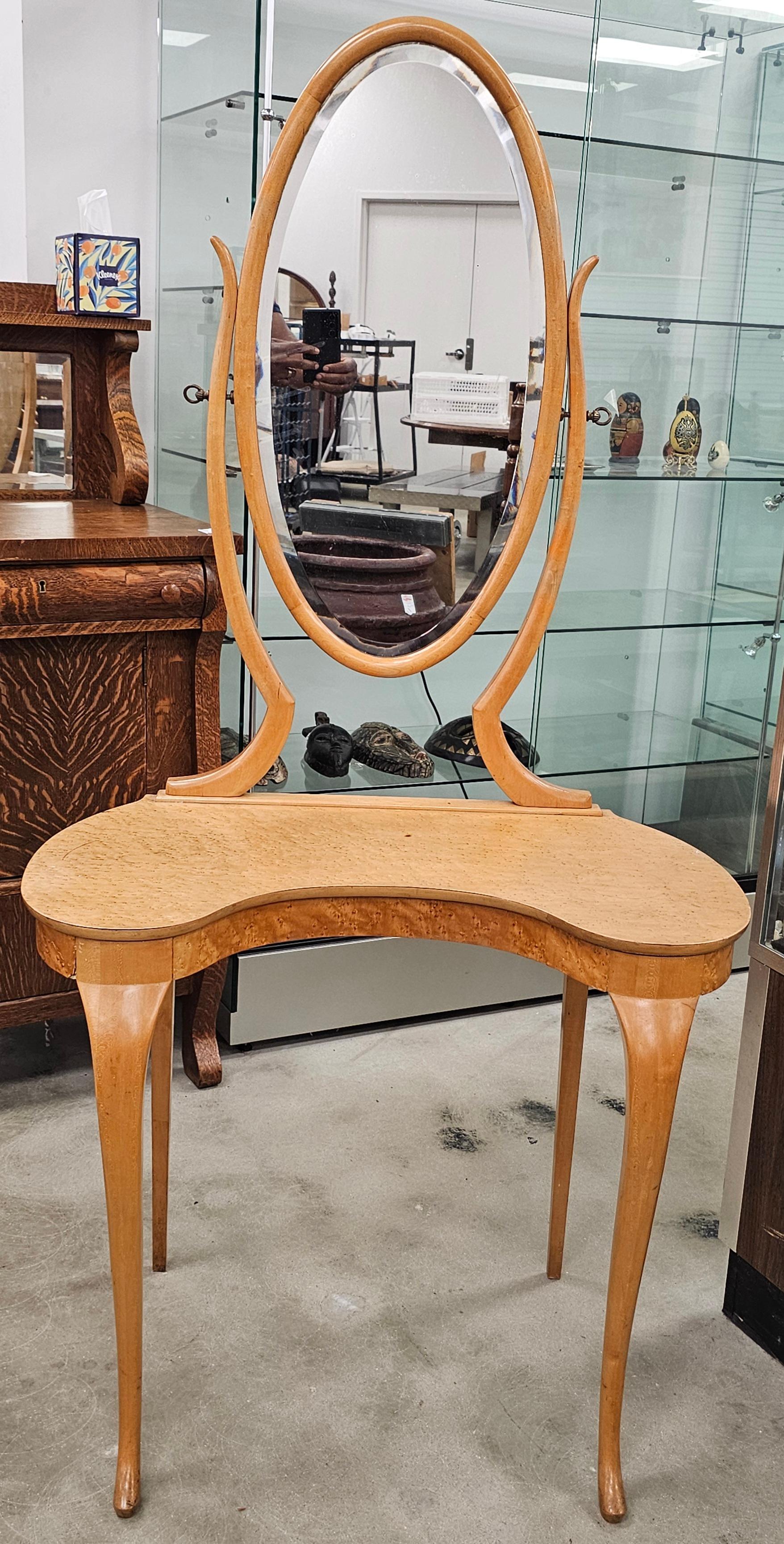 Edwardian Birdseye Maple Mirrored Vanity with Side Chair For Sale 1