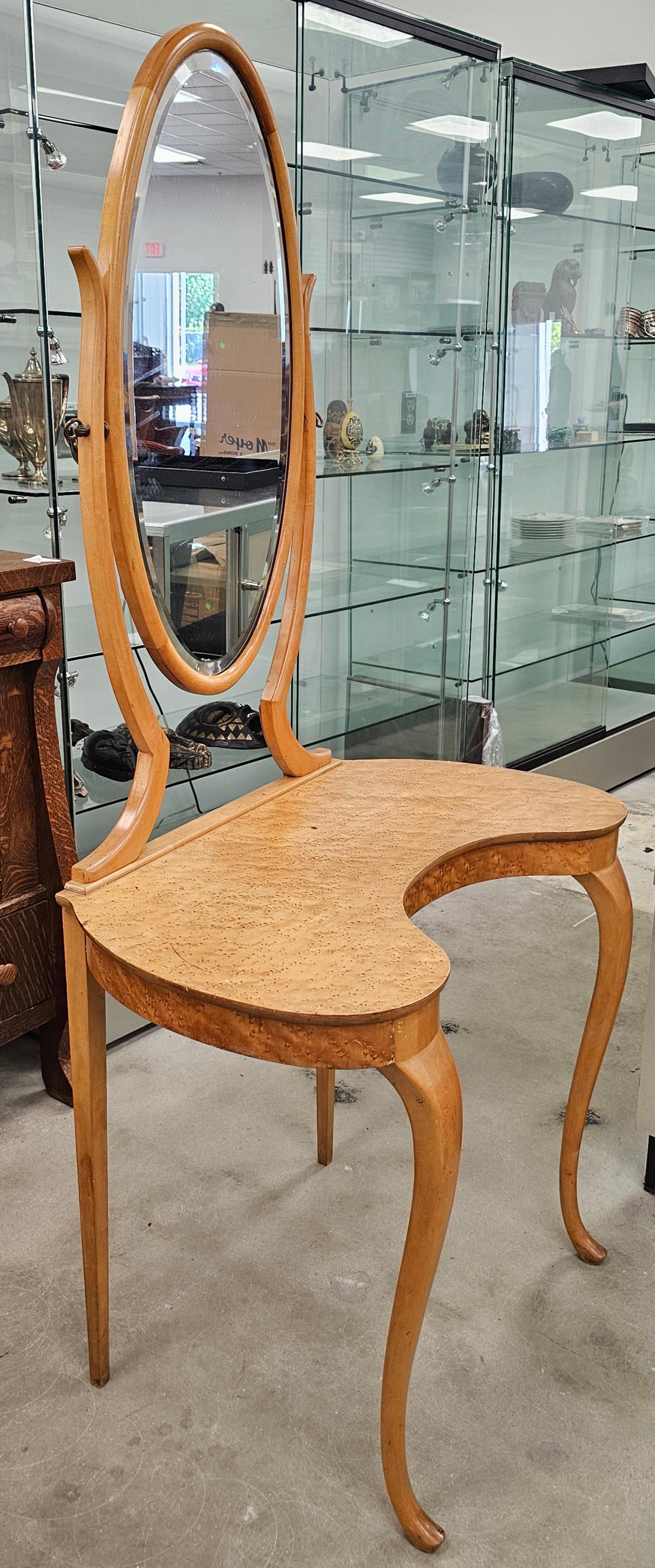 Edwardian Birdseye Maple Mirrored Vanity with Side Chair For Sale 2