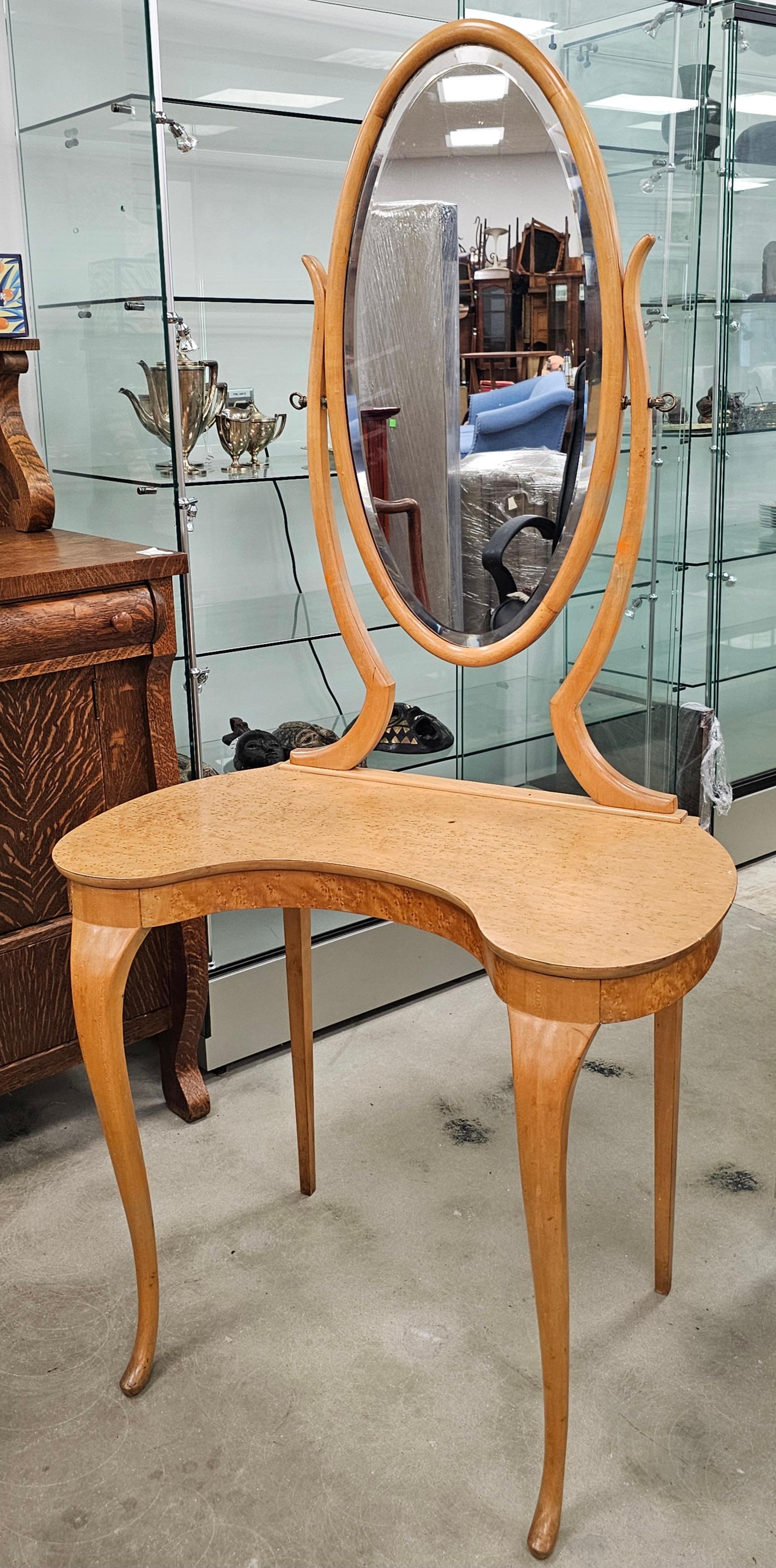 Edwardian Birdseye Maple Mirrored Vanity with Side Chair For Sale 3