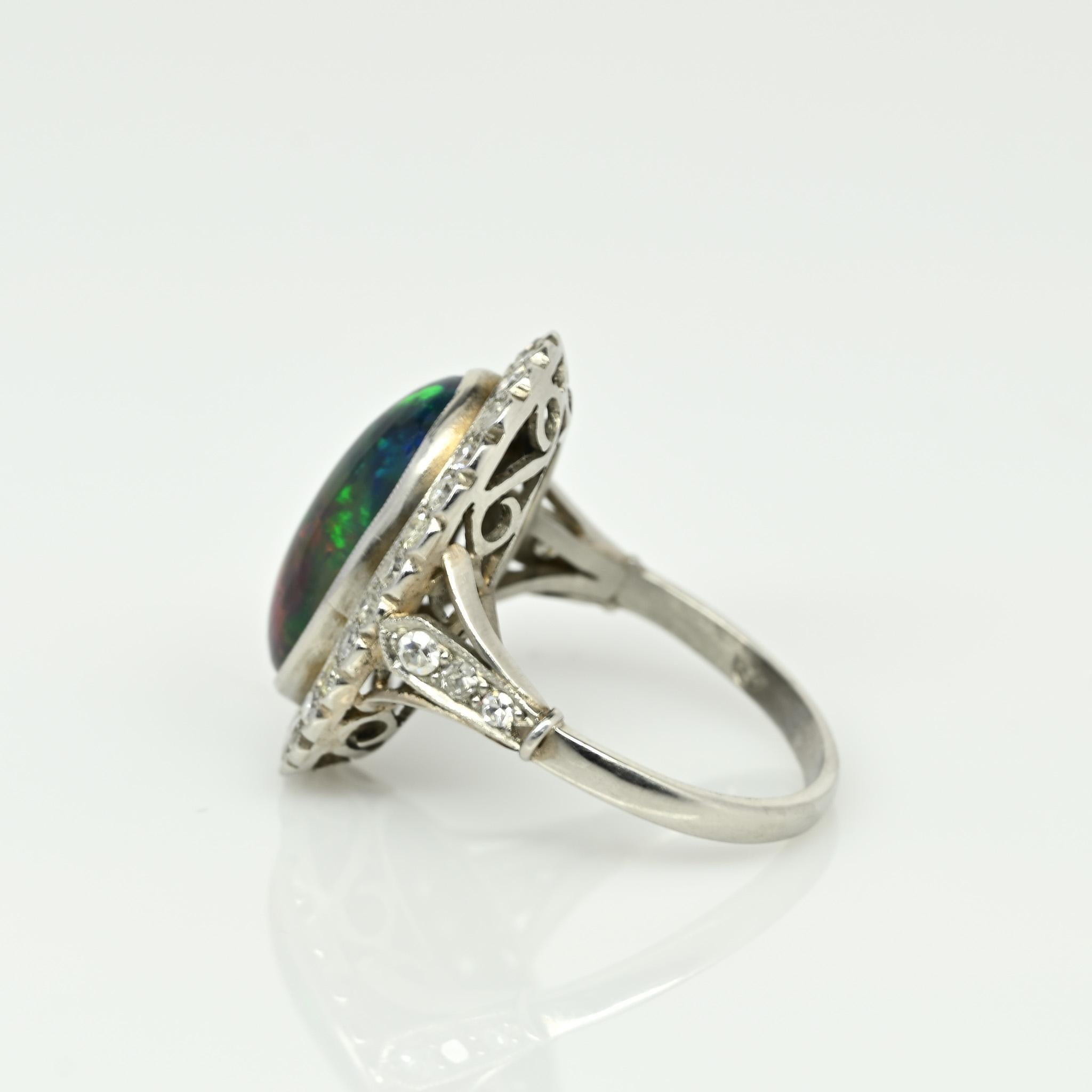 Platinring mit schwarzem Opal, Cabochon und Diamant-Halo im viktorianischen Edwardianischen Stil 2