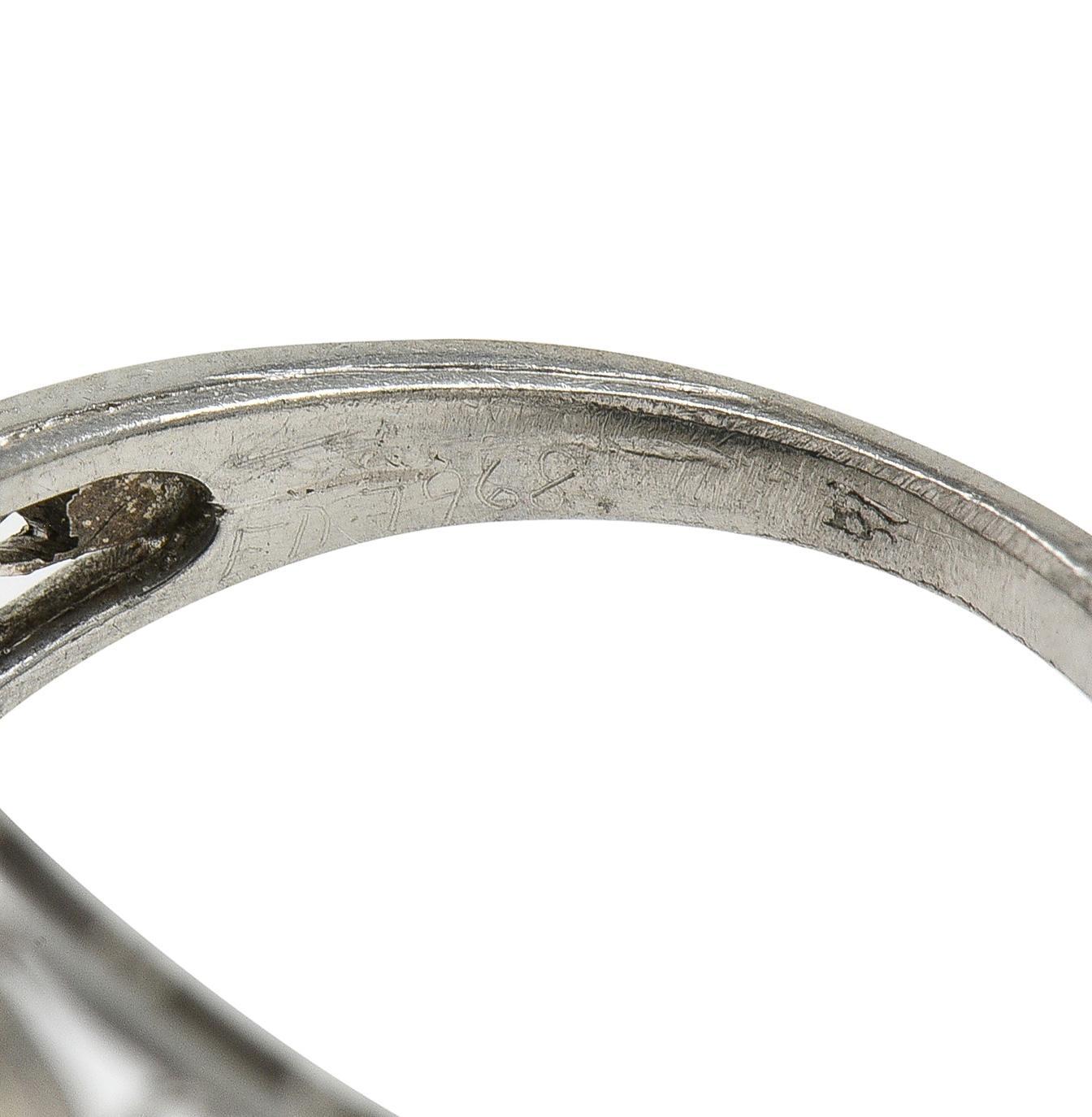 Anello da cena a trifoglio antico in platino con diamante e opale nero di epoca edoardiana in vendita 5