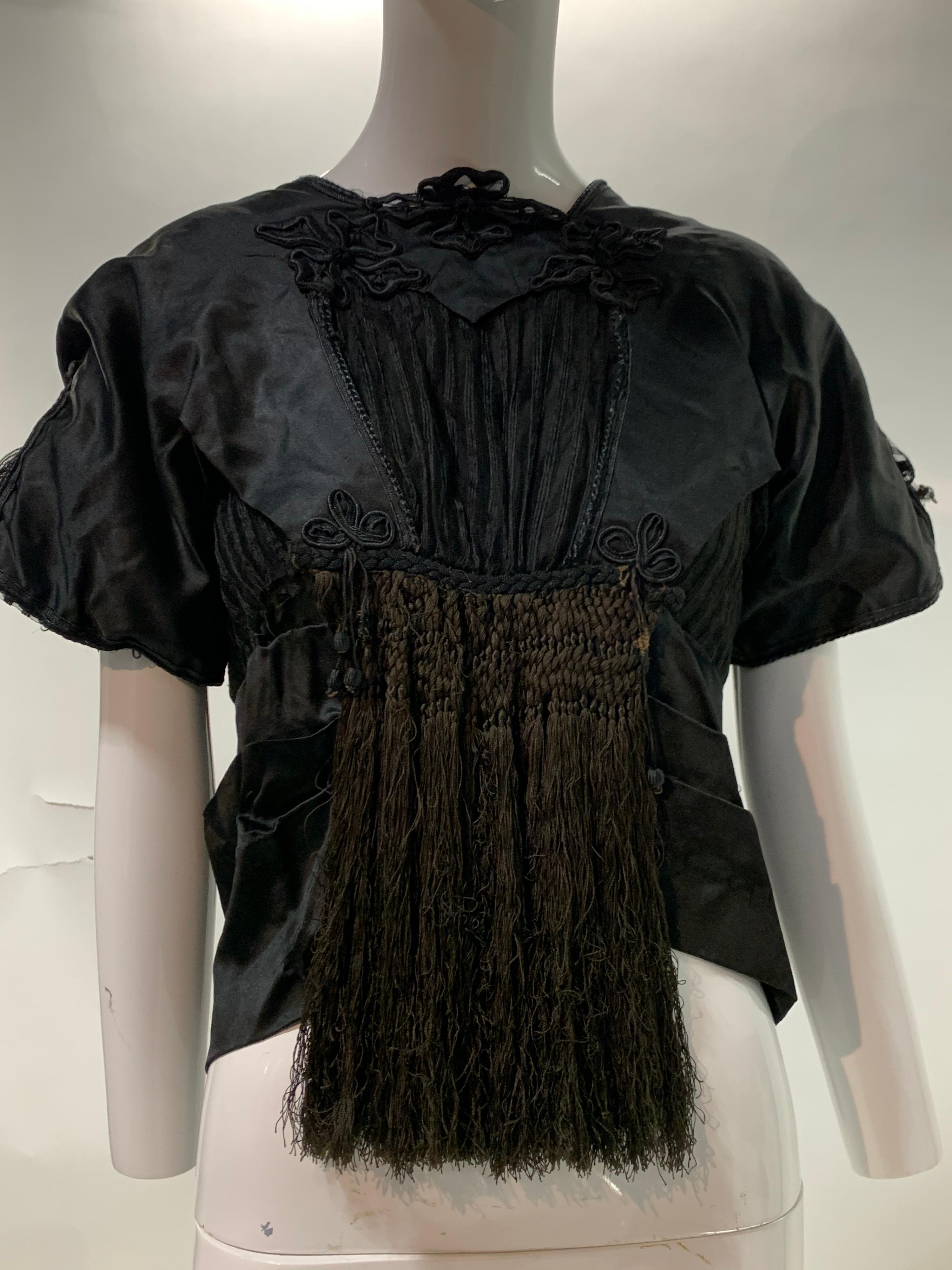 Schwarze edwardianische Seiden-Satin-Bluse aus Seide mit extravaganten Seidenfransen Damen im Angebot